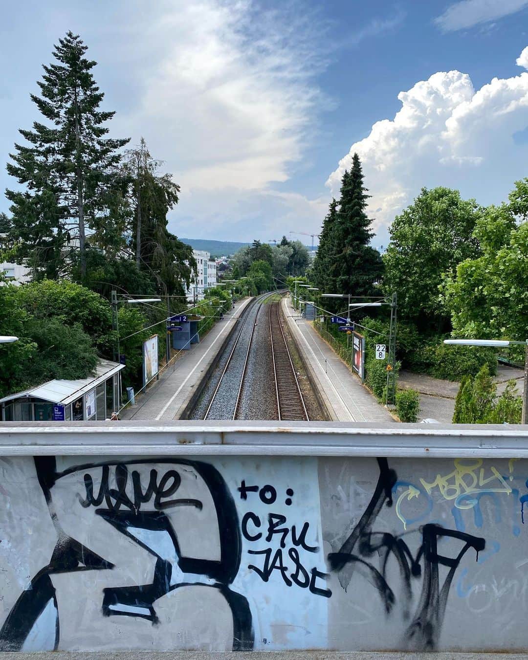 岡村咲さんのインスタグラム写真 - (岡村咲Instagram)「🇩🇪  ドイツ滞在中に宿泊した町は Seulbergという場所でした🏠  素敵な住宅街が広がっていて 落ち着いた感じで過ごしやすかったです😊  #海外旅行」6月26日 3時05分 - sakiokamura_official