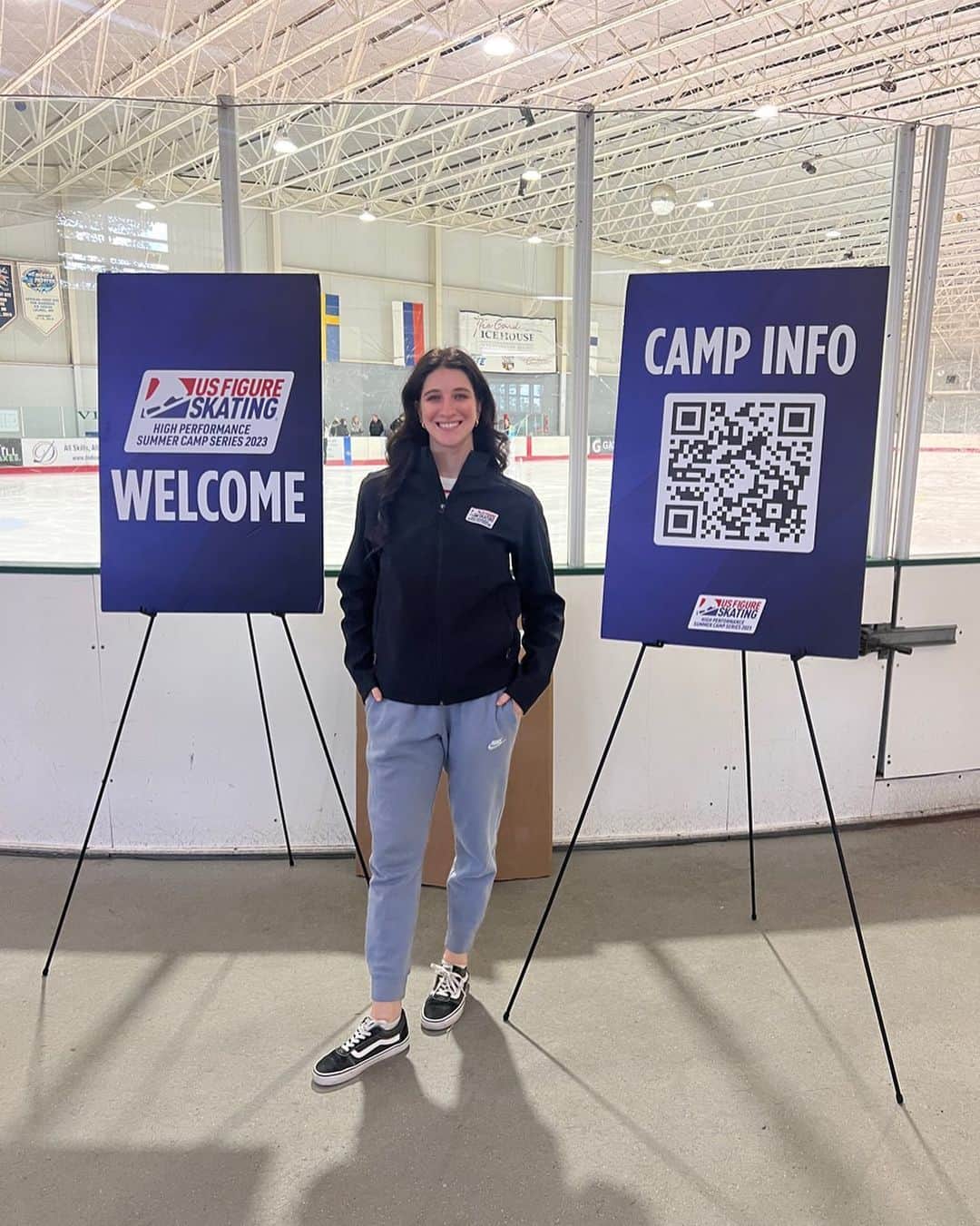 Elliana Shayna Pogrebinskyのインスタグラム：「Thank you @usfigureskating for having me at the 2023 High Performance Summer Camp Series! Loved making the athletes sweat with my strength and conditioning, and yoga/stretching classes 🥳 Till next time」