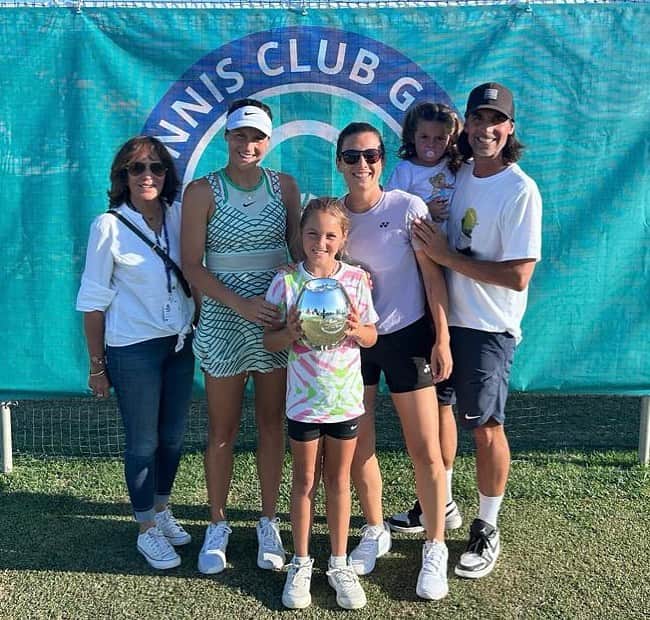 タチアナ・マリアのインスタグラム：「Going home with a 🥈🏆 in @venetopen ! Still amazing week for us and thank you for everything! Best team @charlottemaria2013 @laura.legoupil @horme.performance 🤗💪! We keep going for more🎾💪❤️」