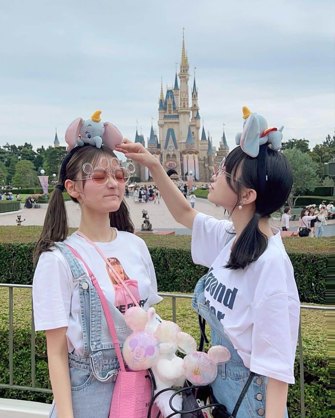 石綿日向子のインスタグラム：「ohayo🐘🇫🇷🪽 hokano toukou mo mitene⭐︎」