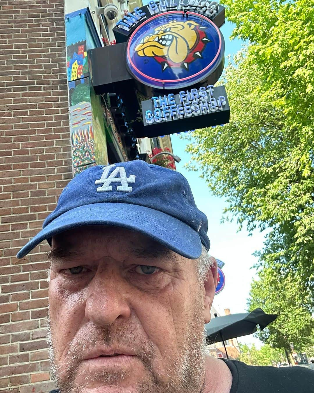 ディーン・ノリスさんのインスタグラム写真 - (ディーン・ノリスInstagram)「#thebulldog #amsterdam  That “coffeeshop” selling more than coffee」6月26日 6時32分 - deanjnorris