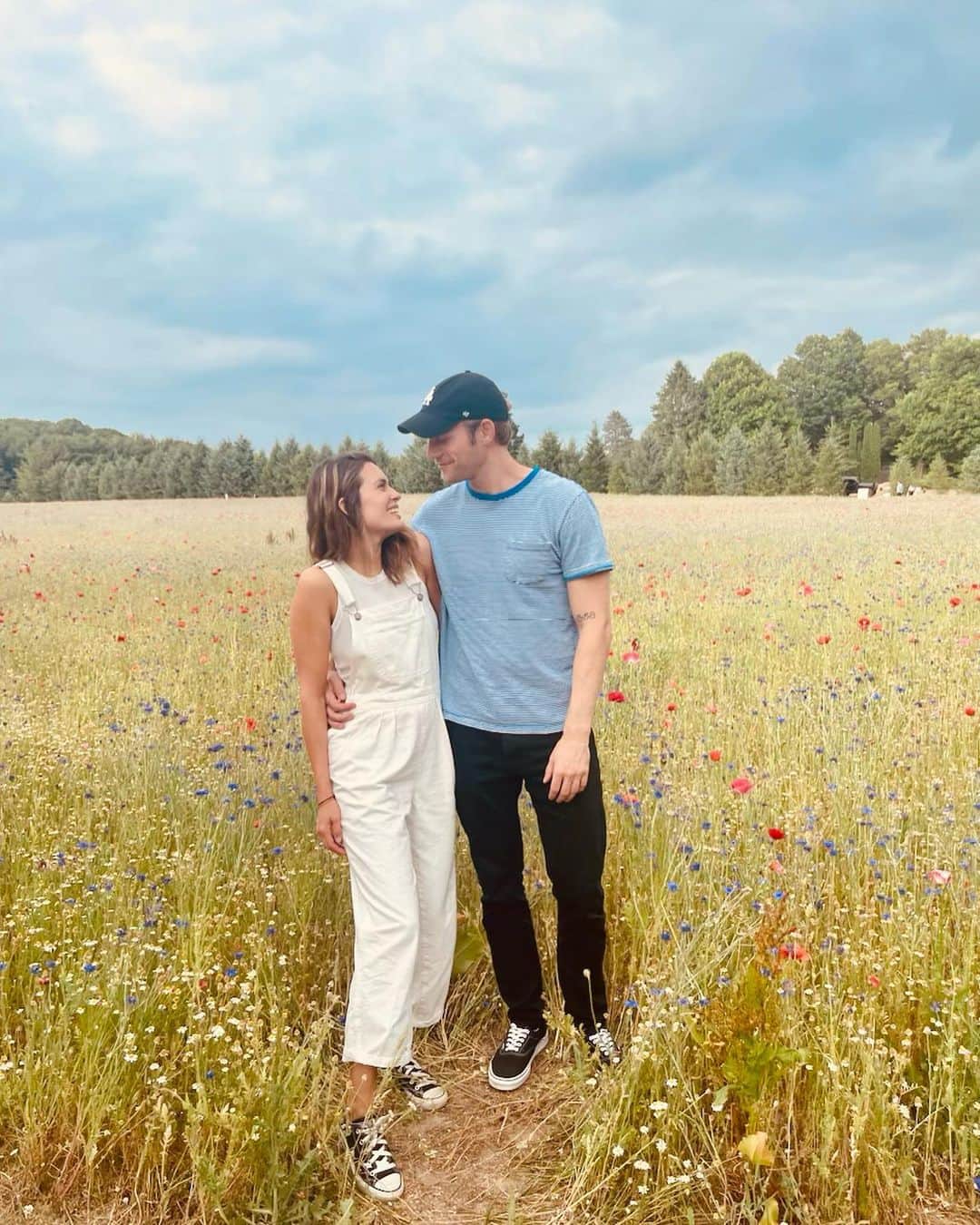 トーレイ・デヴィートさんのインスタグラム写真 (トーレイ・デヴィートInstagram)「Michigan Poppies and