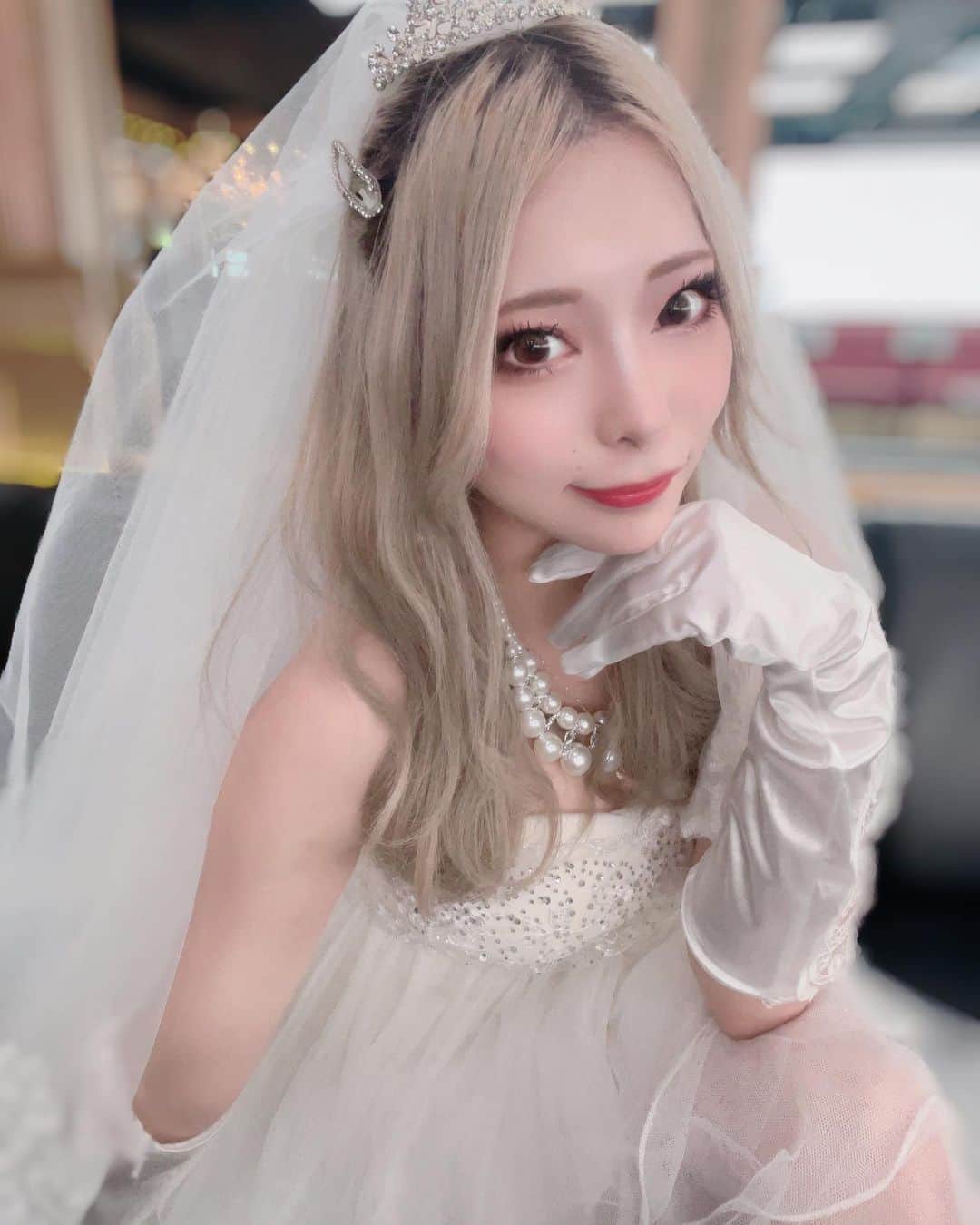のインスタグラム：「💙💖💙💖💙 : : :  運命の人はどちらにいらっしゃるのでしょうか 🥺💓  #バーレスク大阪 #バーレスク東京 #バーレスク大阪ありえ #北新地 #インスタ映え #ホスト  #韓国メイク  #童顔女子  #実物とは異なります  #コスプレ #バニー  #burlesqueosaka  #burlesquetokyo  #SnowMan」