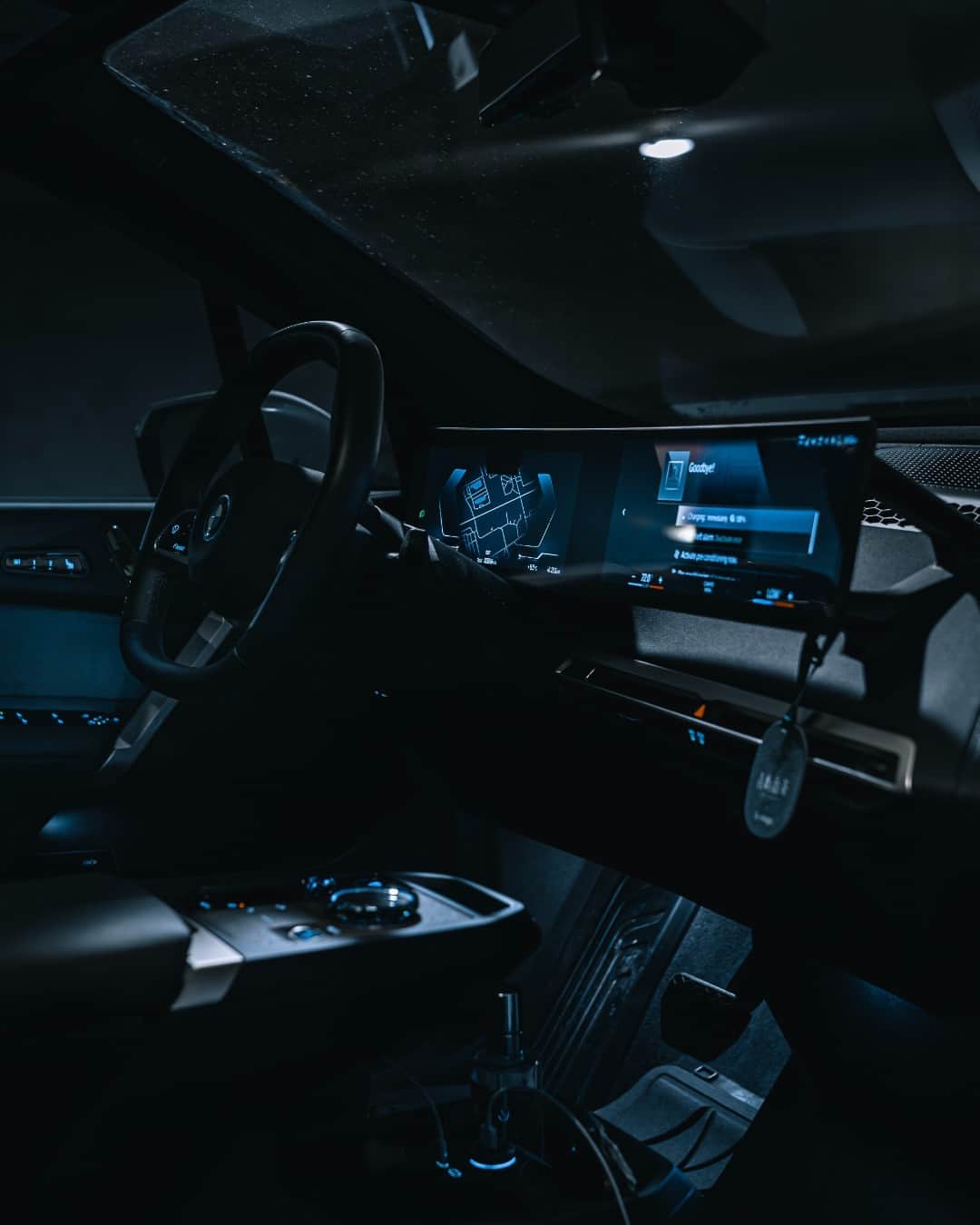 BMWのインスタグラム：「Technology that gets me glowing.  #BMWRepost @ronald_leee   The BMW iX. #THEiX #BMW #BornElectric #BMWElectric #ElectricVehicle #ElectricCar #ZeroEmissions #eMobility」