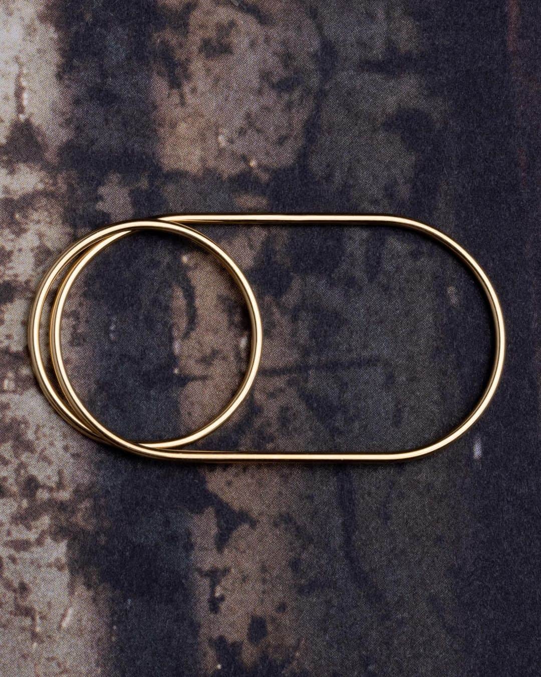 Hirotaka Jewelryさんのインスタグラム写真 - (Hirotaka JewelryInstagram)「18K “INDUSTRIA” TWO FINGER RING  #hirotakajewelry #18kgold #finejewelry」6月26日 7時15分 - hirotakajewelry