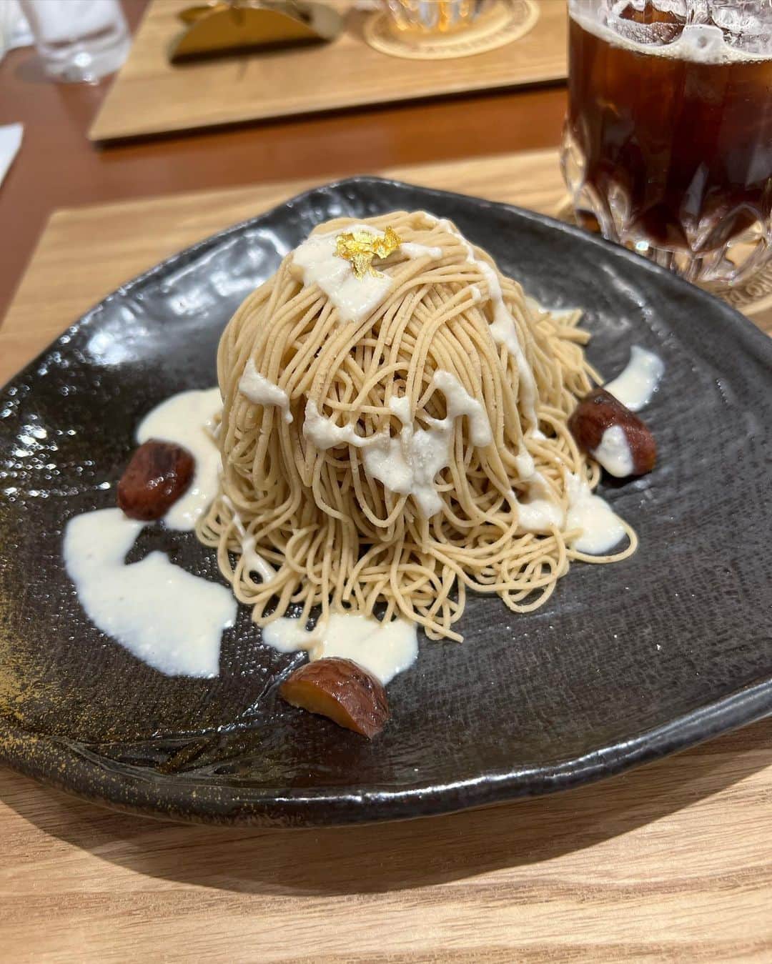 飯田貴之のインスタグラム：「•••  金箔のってる いま気づきました  #愛しのモンブラン」