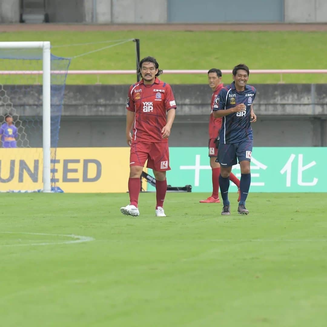 福田俊介さんのインスタグラム写真 - (福田俊介Instagram)「カターレ富山15周年レジェンドマッチ⚽懐かし面々にも会え、所属していた2011年.2012年時代に戻れ、楽しい時間でした⚽✨ カターレ富山15周年おめでとうございます👏👏 今年は強い！！ 現在首位を走るカターレ富山に注目です！！  #カターレ富山 #レジェンドマッチ #15周年 #花の86年#泥の86年#数名不在 #法政大学ｻｯｶｰ部#カターレ富山にたくさんいた #富山最高」6月26日 7時48分 - shunsukefukuda28