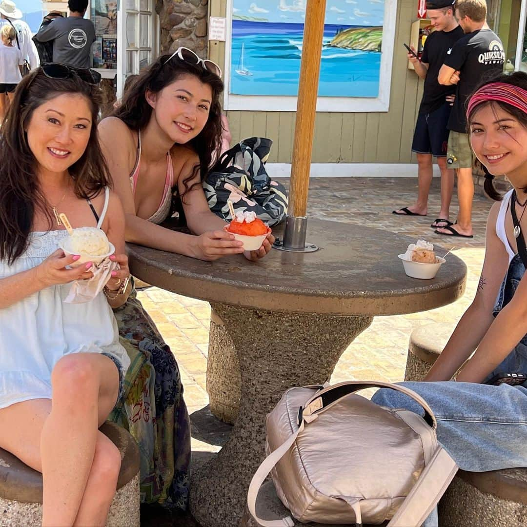 クリスティー・ヤマグチさんのインスタグラム写真 - (クリスティー・ヤマグチInstagram)「Aloha Maui…til next time 🌺 #girlstrip #foodtour From @papaainamaui cornflake French toast, millionaire bacon and Hawaiian fruit, @royshawaii  signature blackened ahi and chocolate soufflé, Julia’s banana bread and lilikoi butter,  @ululanishawaiianshaveice shave ice, @islandvintagecoffee haupia bowl…we hit some of our faves (not all though!) 💕#honuakairesort」6月26日 7時54分 - kristiyamaguchi