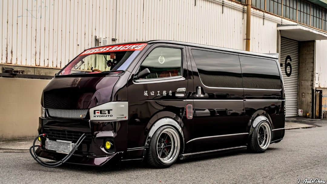 J-Auto Showさんのインスタグラム写真 - (J-Auto ShowInstagram)「HIACE Style vol.103 - 2023年7月31日発売号掲載予定車両 #JAutoShow #SONYFX3 #hiace #hiacelife #hiacecustom #ハイエース #ハイエースカスタム #箱車 #hiacestyle #hiacejapan #hiace200 #toyotahiace #BEECAS #BEEII #KBREAK #ハイエーススタイル」6月26日 8時15分 - jautoshow