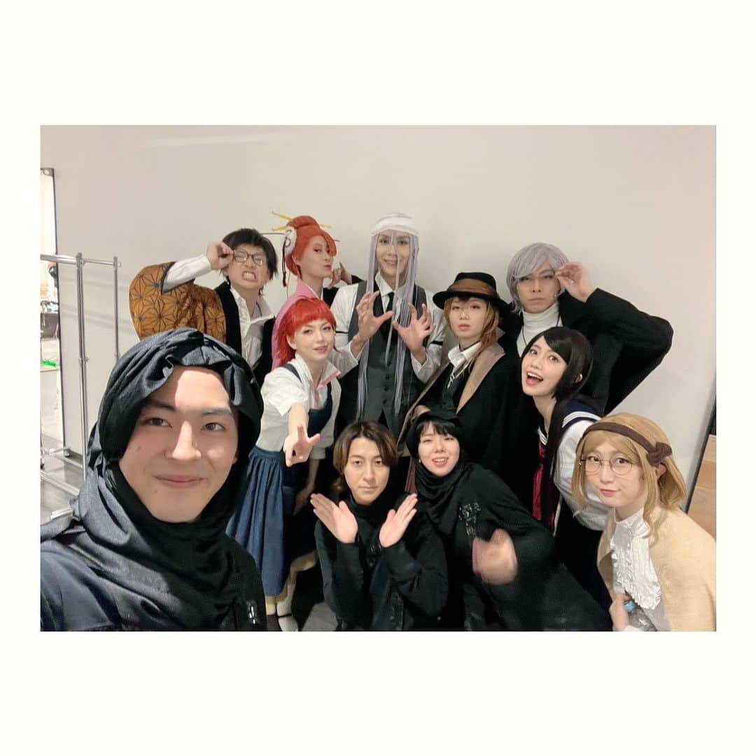 のインスタグラム：「本日は、休演日です🐑..💤  身体は休めたいけど、みんなには会いたい クレープおじさんのお店にクレープ買いに行こうかな。定休日かな。」