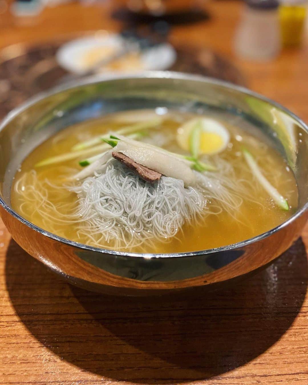 後関好宏さんのインスタグラム写真 - (後関好宏Instagram)「数年振りの🇰🇷韓国旅行へ！！  屋台👉ウナギ👉牛肉ホタテアワビ👉タッカンマリ👉冷麺👉カヌレ&エッグタルト👉サムギョプサル&焼き飯。  日本でも韓国料理よく食べるんですが、やっぱり本場は違いますね。どれも最高でした、また行きたい！！  #韓国 #ソウル #Seoul #잘먹었습니다」6月26日 8時36分 - gosekky