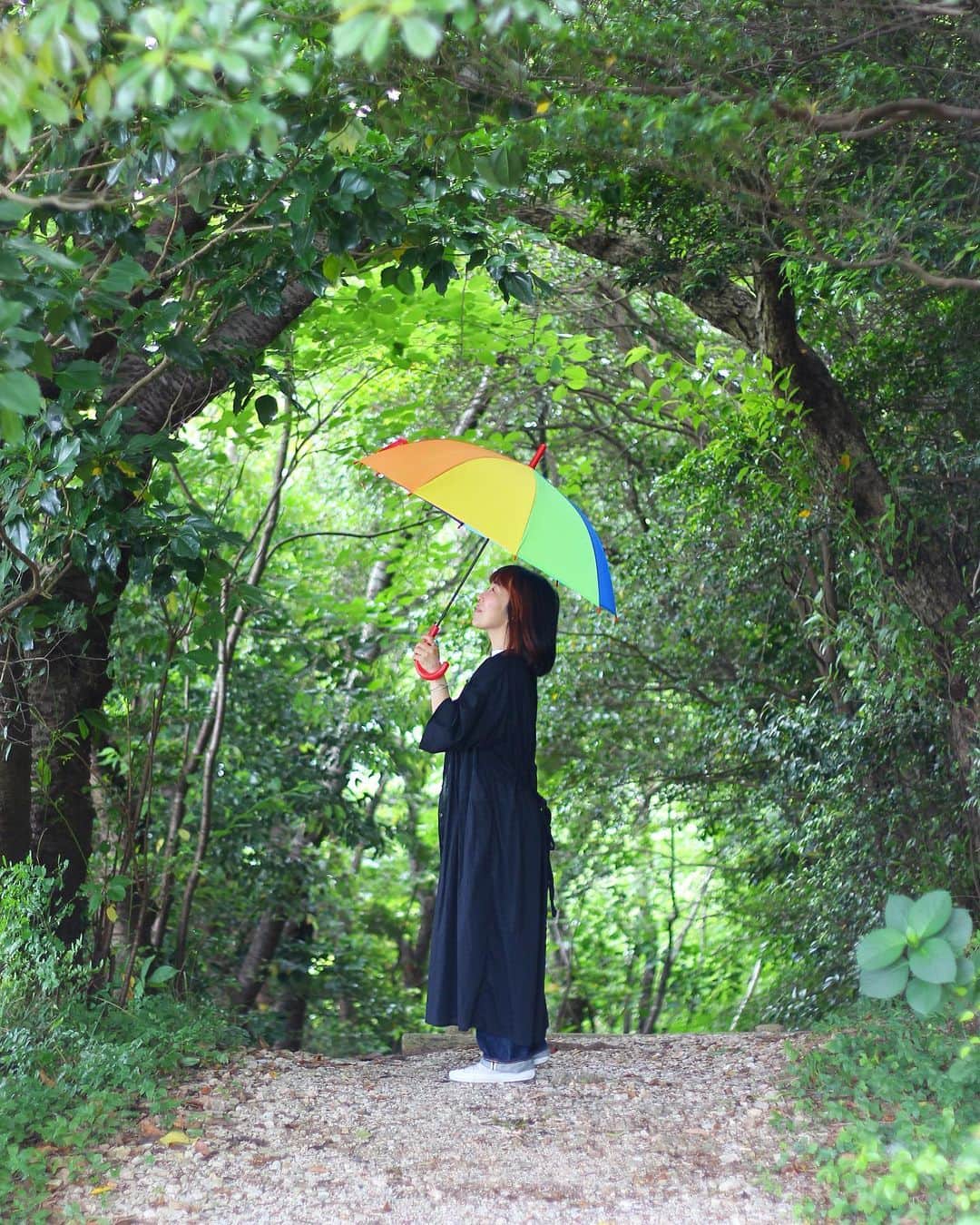 yukaのインスタグラム：「In the forest 🌿  #IG_JAPAN #igersjp  #photooftheday #photo_jpn #daily_photo_jpn #pics_jp #東京カメラ部 #EOSkiss #indies_gram  #good_portraits_world  #genic_mag #カメカリ #reco_ig  #写真好きな人と繋がりたい  #何気ない瞬間を残したい #as_archive  #iedemo_graphy #ファインダー越しの私の世界 #関西写真部SHARE #portraitphotography #jp_mood #ひがしみかわ  #クラストコ #たはら暮らし #HELPOと歩こう」