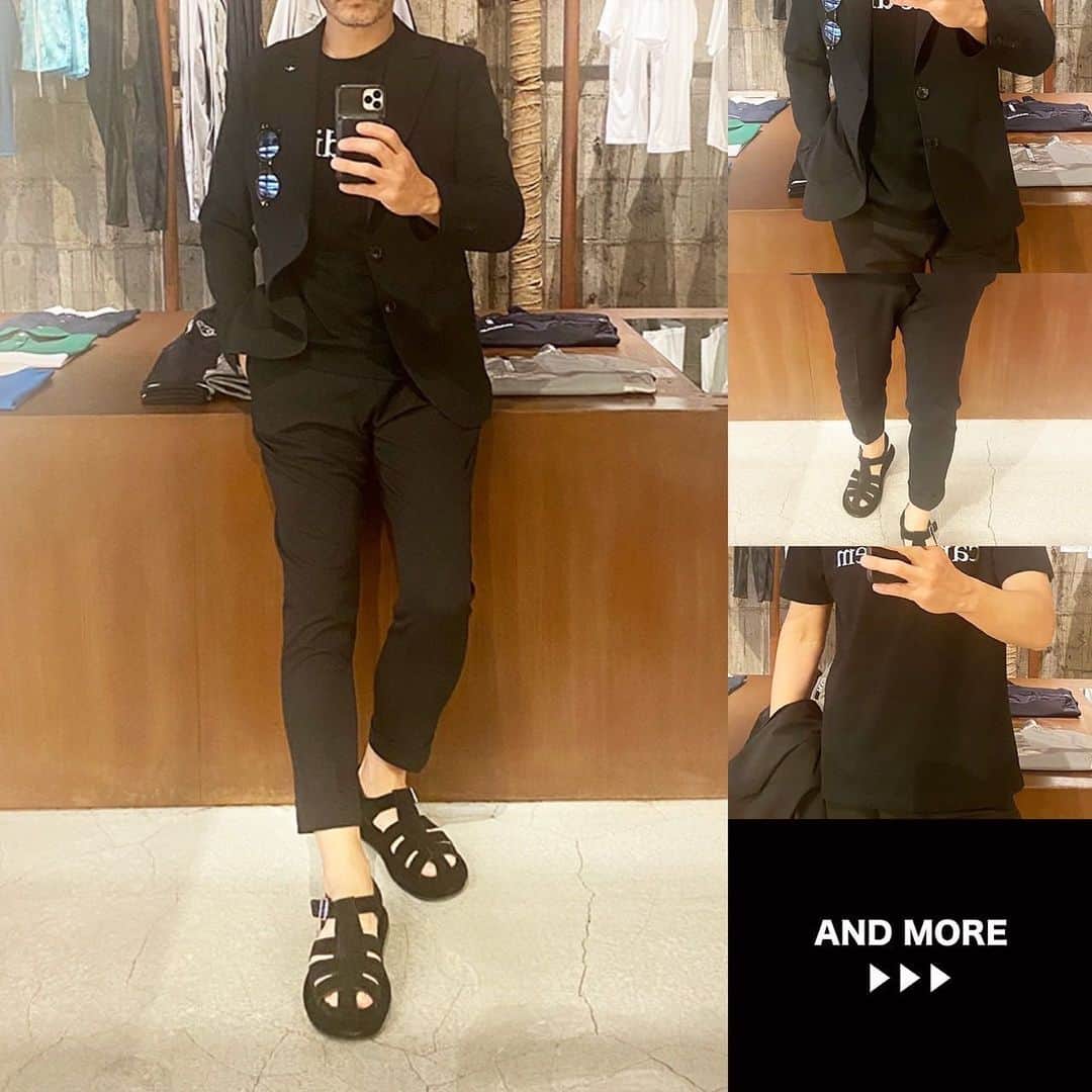 のインスタグラム：「✨今日のN.K.B STYLE✨ 👕【ジャケット】1piu1uguale3 2023 S/S UNCON JACKET (BLACK) 👕【Tシャツ】1piu1uguale3 2023 S/S 113 CRAPE T (BLACK) 👖【パンツ】1piu1uguale3 2023 S/S UNCON SLACKS (BLACK) 👟【サンダル】1piu1uguale3 2023 S/S 113 GURKA SANDAL (BLACK)  セレクトショップN.K.B小林です。  今回のN.K.B STYLEは、1piu1uguale3 2023 S/S UNCON JACKETと1piu1uguale3 2023 S/S UNCON SLACKSのセットアップで。 素材は、ストレッチの効いたシアサッカー素材を採用。 この季節でも、見た目以上に軽快です♪  タイドアップしてのビジネススタイルは勿論、今回の着こなしの様に、T-シャツ&サンダルで、カジュアルスタイルもお勧めです!! 是非、お試しください☆  紫外線対策に、ファッションアイテムとしても重宝するTOMFORD EYEWEAR,HOORSENBUHS。 是非店頭でお試しください。  全品送料無料❗️新規会員登録ですぐ使える1,000ポイントも進呈中です。  ++++++++++++++++++++ N.K.Bは、福井県福井市にあるセレクトショップ。 オーナーの小林が、取扱ブランドの最旬コーデと新作先行予約・入荷情報をPostしています。 もしよければ、いいね＆フォローよろしくお願いします❗  【主な取扱ブランド】 AKM | エイケイエム VEGAHLUXE | ヴェガリュクス 1piu1uguale3 | ウノピュウノウグァーレトレ 1piu1uguale3 SPORT| ウノピュウノウグァーレトレスポーツ LUXE163AKMBB | リュクス163エイケイエムビービー Junhashimoto | ジュンハシモト TFW49 | ティーエフダブリューフォーティーナイン TOM FORD EYEWEAR | トムフォード アイウェア DABORO | ダボロ PIUORO | ピウオッロ MOOSEKNUCKLES | ムースナックルズ newblance | ニューバランス and more… ++++++++++++++++++++  #1piu1uguale3 #ウノピュウノウグァーレトレ  #エヌケービー #メンズファッション #メンズファッションコーデ #ファッション好きと繋がりたい #メンズコーデ #お洒落さんと繋がりたい #おしゃれさんと繋がりたい #服好きな人と繋がりたい #ファッション好きな人と繋がりたい #ファッション大好き #今日のコーデ #本日のコーデ #ファッションコーデ #インスタファッション #エヌケービー #ファッションスナップ #ファッション好き #アパレルショップ #ファッションコーディネート #メンズアパレルショップ」