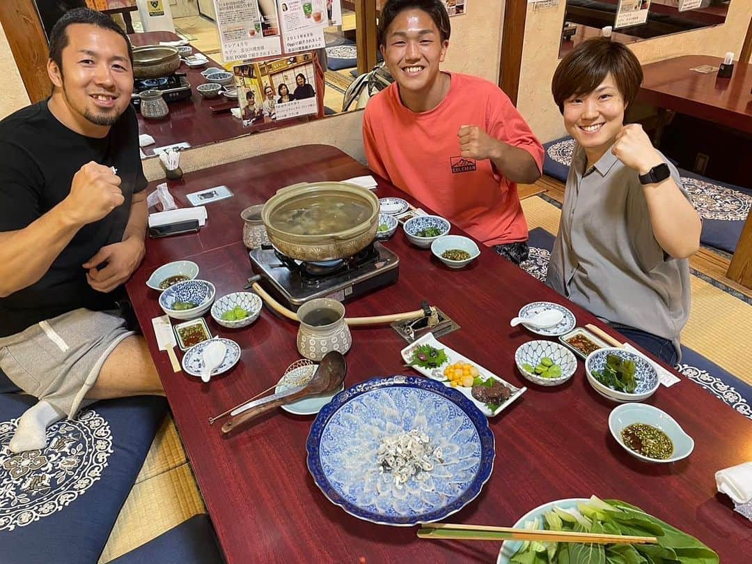 上原誠さんのインスタグラム写真 - (上原誠Instagram)「エムストスタッフ  山科くんの祝勝会🎉  KO勝利🏆  大きなケガもないし、試合も勝ったので一安心です。」6月26日 9時11分 - m.uehara