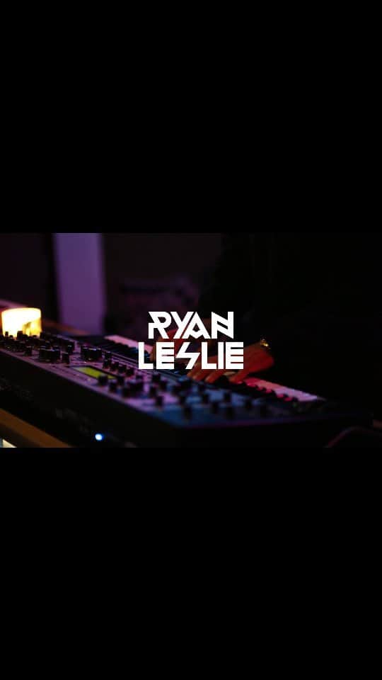 ライアン・レズリーのインスタグラム：「mynewalbum.com」