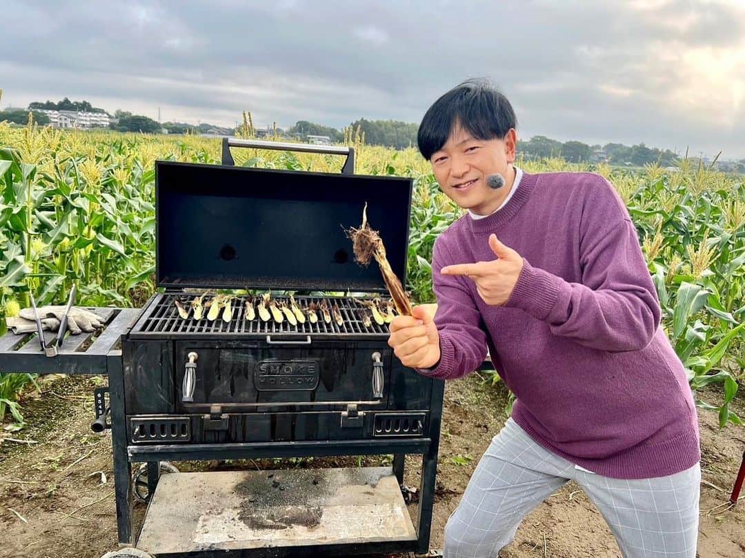 依田司さんのインスタグラム写真 - (依田司Instagram)「6月26日(月) 茨城県水戸市の「晴れ晴れファーム」では、ヤングコーンの収穫が最盛期を迎えています。 トウモロコシは通常、１つの株から２つから３つほど実が成りますが、１つの実に栄養を集約させ、大きくするために、他の実は先に取ってしまいます。その取ってしまったものが「ヤングコーン」。  オーナーおすすめは採れたてをそのまま食べること。タケノコのような歯切れの良い食感とわさび醤油がよく合います。 その他にも「焼きヤングコーン」や「パエリア」など様々な料理に使える万能食材。 この時期しか流通しないため、手に入れるなら“いま”でしょ。 収穫体験会もありますよ。  #晴れ晴れファーム #ヤングコーン #依田さん #依田司 #お天気検定 #テレビ朝日 #グッドモーニング #気象予報士 #お天気キャスター #森林インストラクター #グリーンセイバーアドバンス #プロジェクトワイルド #IPCC伝導者 #japan #japantrip #japantravel #unknownjapan #japanAdventure #japanlife #lifeinjapan #instagramjapan #instajapan #療癒 #ilovejapan #weather #weathercaster #weatherforecast」6月26日 9時17分 - tsukasa_yoda