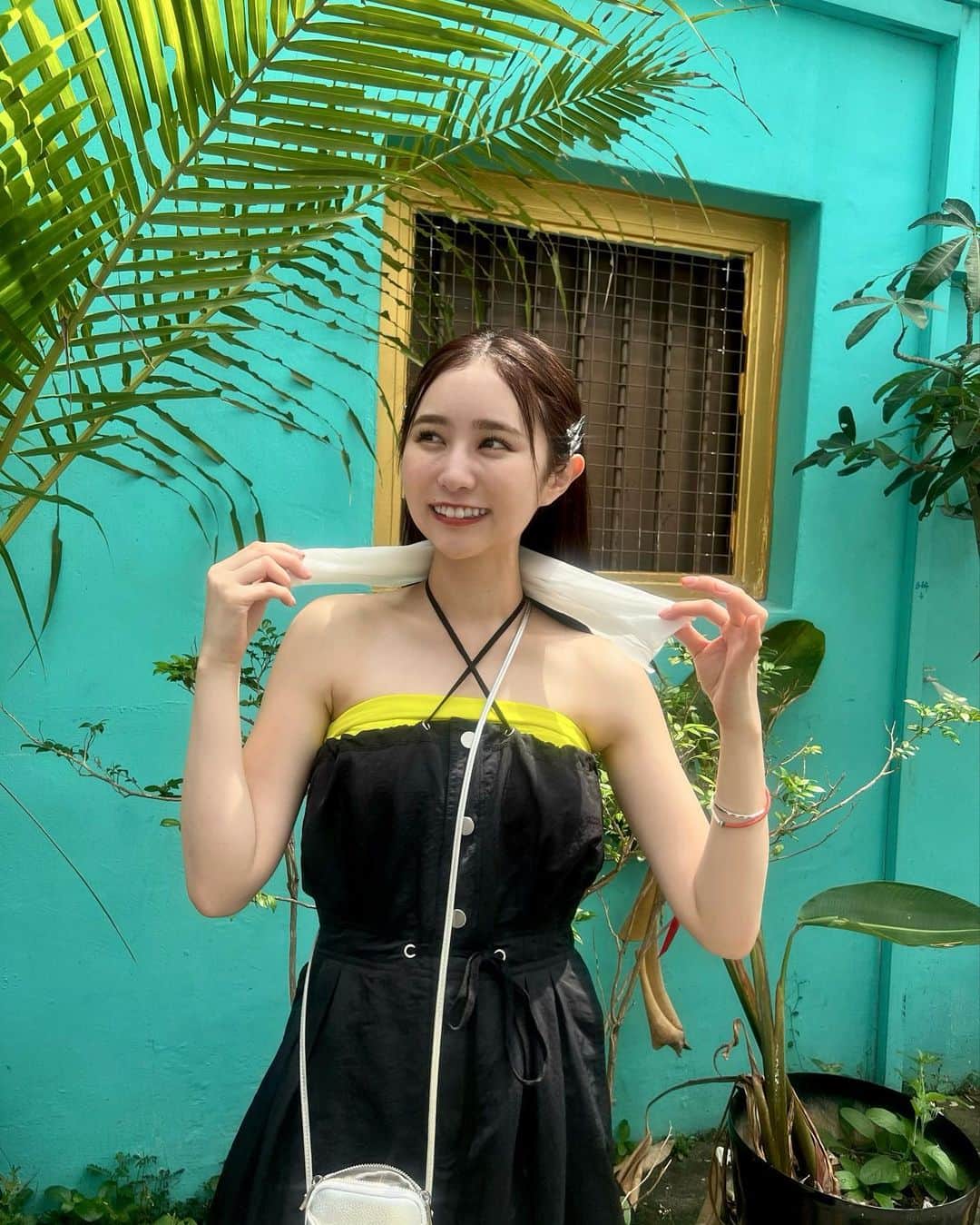 まつきりなさんのインスタグラム写真 - (まつきりなInstagram)「🌞💛🌞💛  シンガポール旅は常に蒸し暑い気温だったから冷タオルを首にかけて歩いてた🦍 持ち運びに便利で冷却効果が持続するからひんやり気持ちくて万能やった😴  #LittleIndia#Singapore#pr#ビオレ#冷タオル#冷テク#暑さ対策」6月26日 21時03分 - matsuki_rina