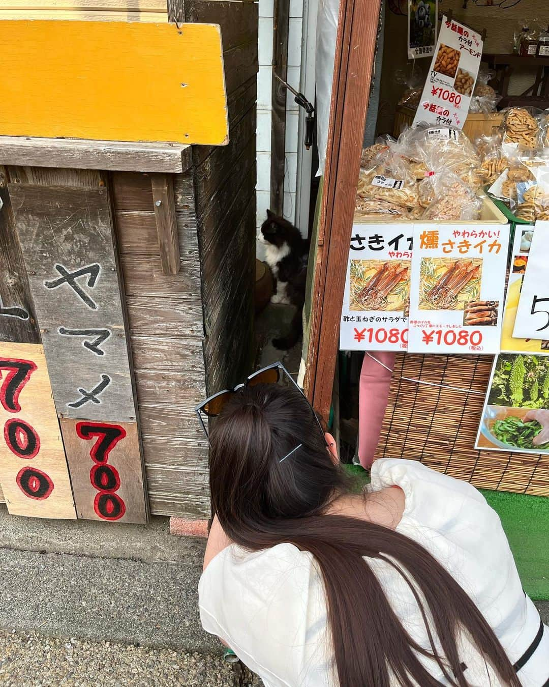 夢花さんのインスタグラム写真 - (夢花Instagram)「家族旅行でいろんなところ行って来た😉😉 この日おばあちゃんとシミラールックっぽくなってた👵🏻笑笑  そして久々の前髪あり❗️ 長さはそのままだからながさないといけないけどね〜 どうでもいいけど、ここ5.6年で1番前髪長い気がする😂  曇りで富士山ほぼ隠れてたなー見たかったなー🥹  #御殿場アウトレット #御殿場 #御殿場プレミアムアウトレット #忍野八海 #富士山 #ポニーテール #ポニーテール女子」6月26日 20時55分 - dreamm_flowerr