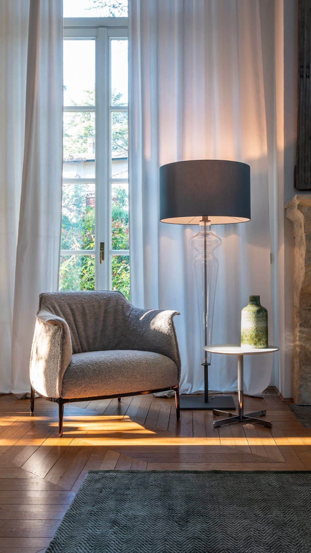 Poltrona Frauのインスタグラム：「Illuminate your space with the Holly lamp. Crafted with precision and artistry by the glassmakers of Murano and designed by @jm_massaud, Holly is available in both floor and table versions. Its distinctive transparent glass silhouette will bring grace and elegance to the favourite of your living space.   #PoltronaFrau #PoltronaFrauPleasures #JeanMarieMassaud」
