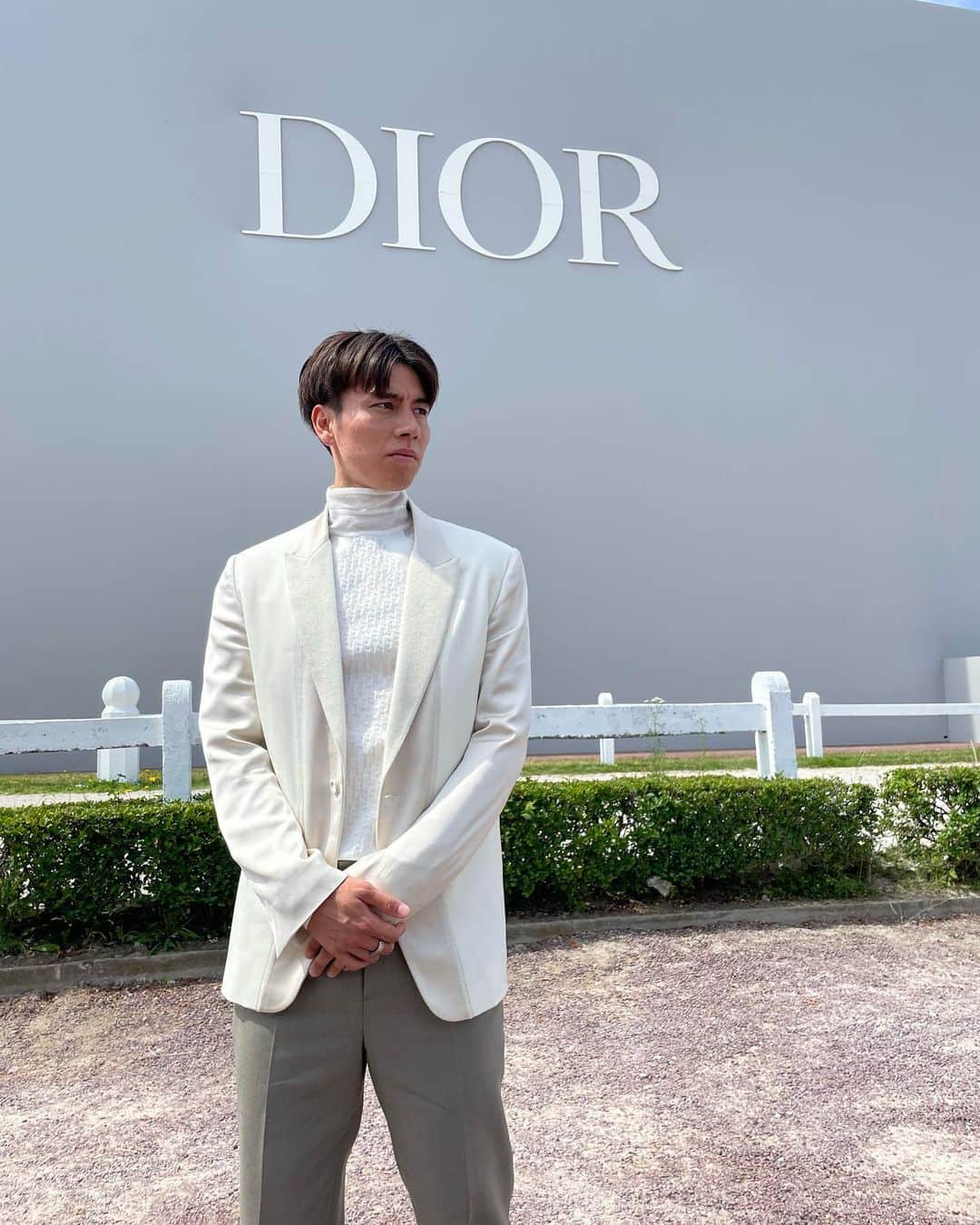 田中碧のインスタグラム：「. Dior  It was amazing show, amazing atmosphere and amazing history. I'm glad my first show was Dior.  Thank you for inviting me🤍  @dior  #diorsummer24 #pariscollection  #🤍 #🇫🇷」