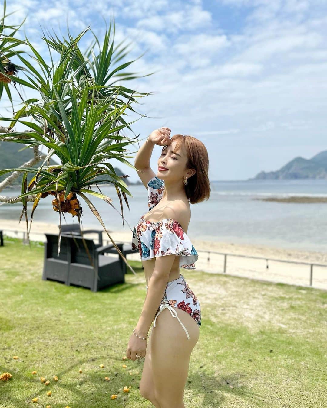 板橋瑠美のインスタグラム：「New swim wear👙❤︎  一目惚れした、ぴとのブランドの水着、 奄美大島へ連れて行ったの❤︎✨  今年の夏大活躍しそう^ ^  ぴとがすごいこだわって作った、 @alency_official  可愛いのたくさんあるので是非チェックしてね❤︎」