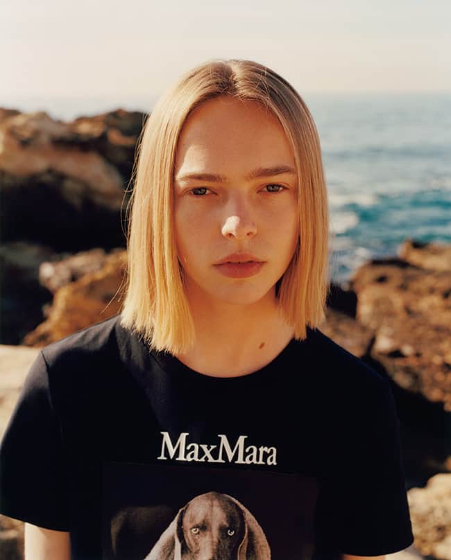 のインスタグラム：「「マヨルカで過ごす Tシャツサマースタイル」  真夏のTシャツスタイルをフォトグラファーのベン・パークスは、スペイン・マヨルカ島に向かい、撮影した。  Photos：Ben Parks　 Stylist：Sam Ranger　 Hair & Makeup：Takuya Uchiyama　 Model：Puck Schrover at Platform Agency Casting　 Director：Neill Seeto　 Production：Thomas Derville at Lattitude Production　 Edit & Text：midori at W  #numerotokyo #numerotokyo168 #magazine #mode #fashion #art #culture #beauty #lifestyle #people #photo #tokyo」