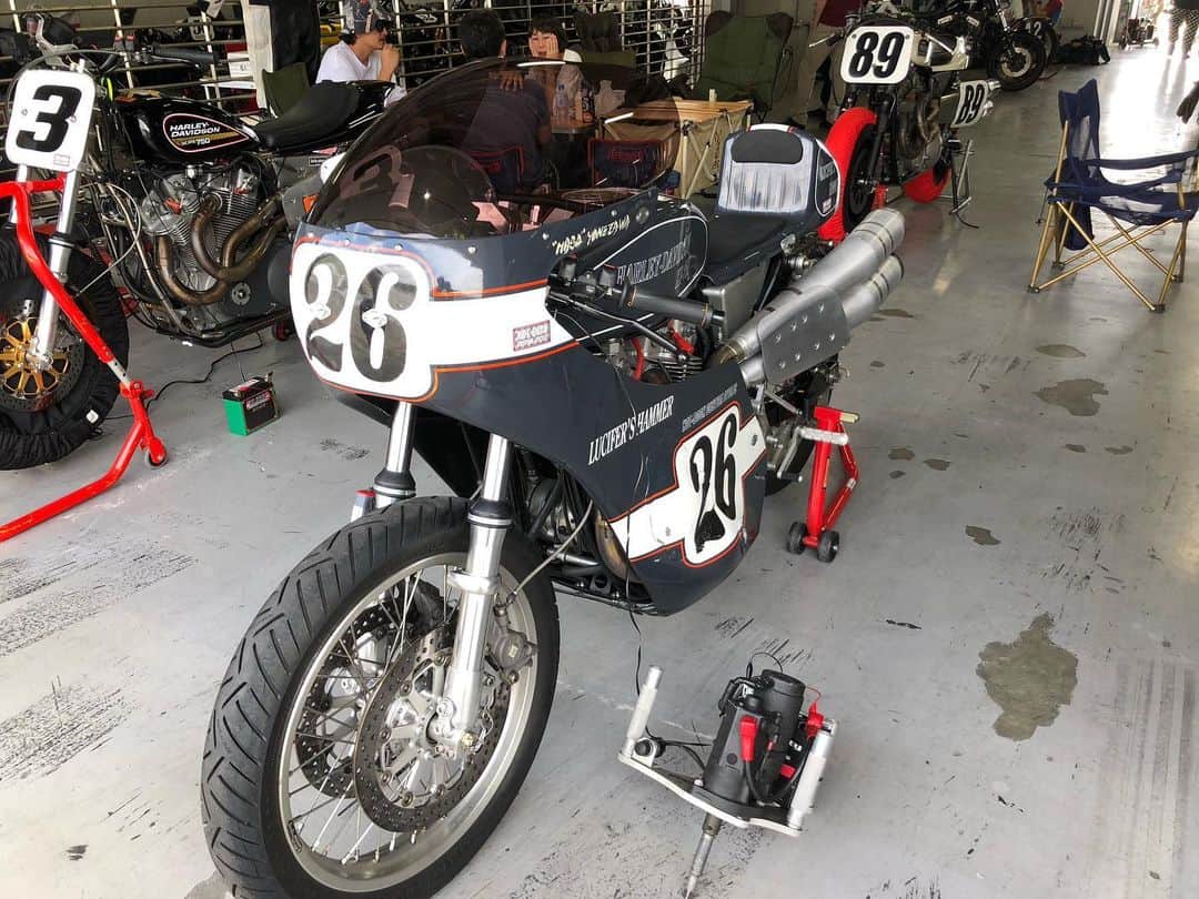 KIYOのインスタグラム：「MCFAJクラブマンロードレース2日目。  #mcfaj #mcfajクラブマンロードレース #fujiinternationalspeedway」