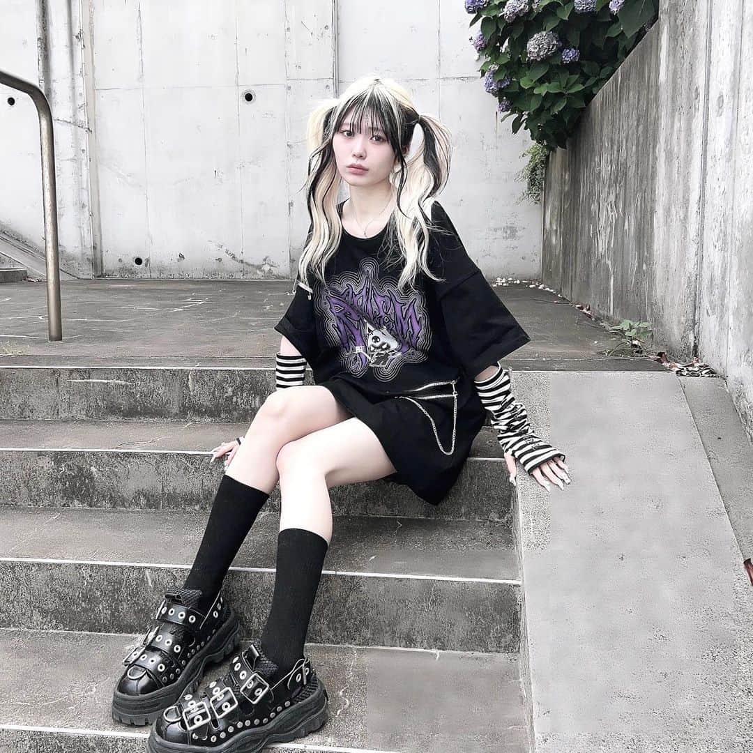 謝花南のインスタグラム：「🎀🖤  #reflem #クロミちゃん」