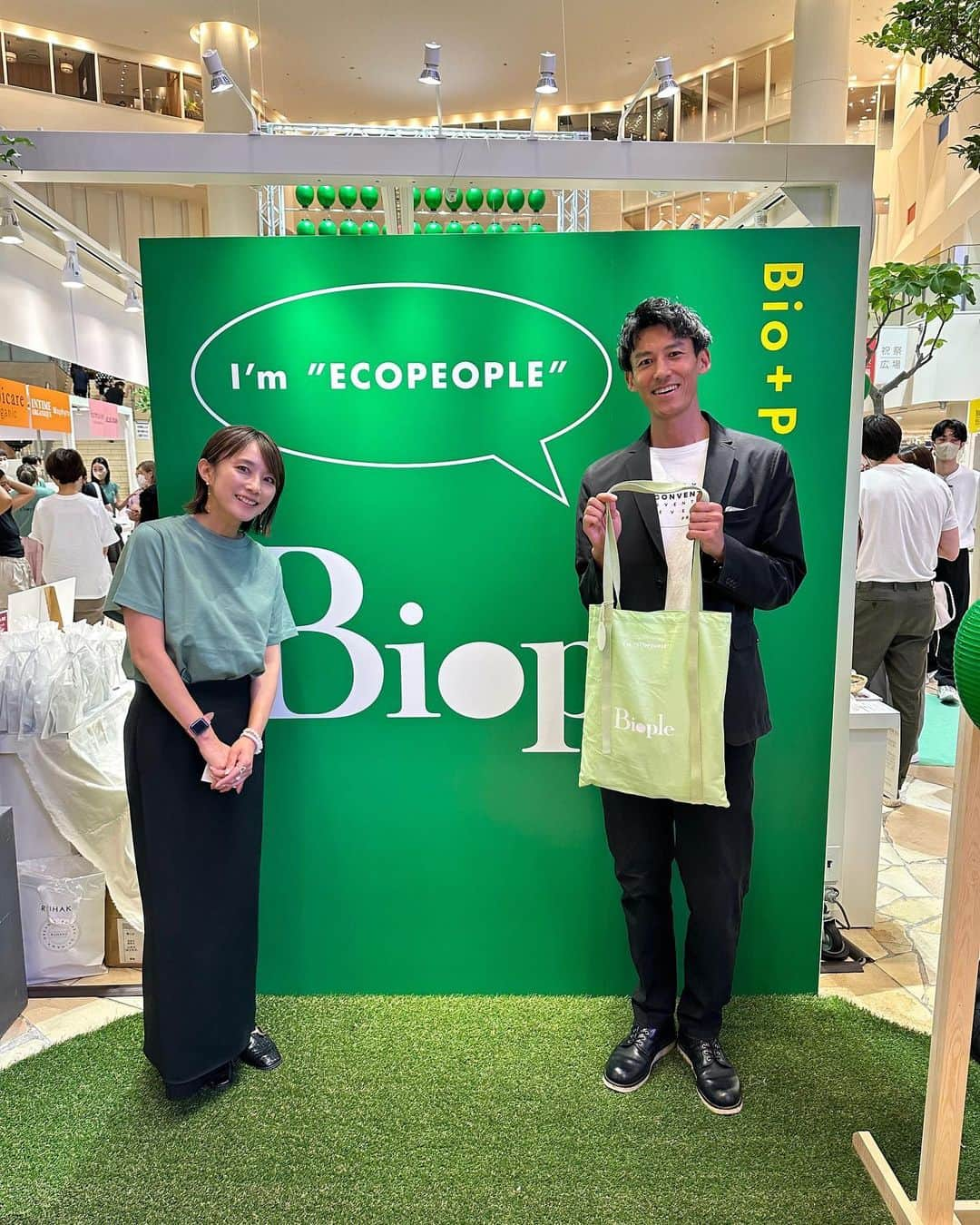 細田阿也さんのインスタグラム写真 - (細田阿也Instagram)「@biople #bioplefes #bioplefesinosaka  振り返り🧏🏻‍♀️  #ABC  #高野純一　アナも 立ち寄ってくださいました！  ⚽️⚾️⛳️など様々なスポーツ実況など活躍している高野アナ！  大学時代からの友であり さらにアナウンススクール アナトレからの盟友であり同期！  今なお第一線で活躍している 同期の存在は尊敬であり、原動力！  相変わらず爽やか高身長😆 ちらっとお会いできましたが 立ち寄って下さった心意気よ！　  麻衣子アナと、高野アナ 同期2人を目の前に 司会として喋るには緊張しましたが 見守って頂ける心強さが嬉しく 初心に戻ることができました！  大阪出張も企業様の式典などで なかなかお友達に会う機会がなかったので、素敵な機会を頂けたこと 改めて感謝です😊  biopleの皆様 各ブースの皆様 お優しい対応を ありがとうございました🥹」6月26日 20時15分 - hosodaaya