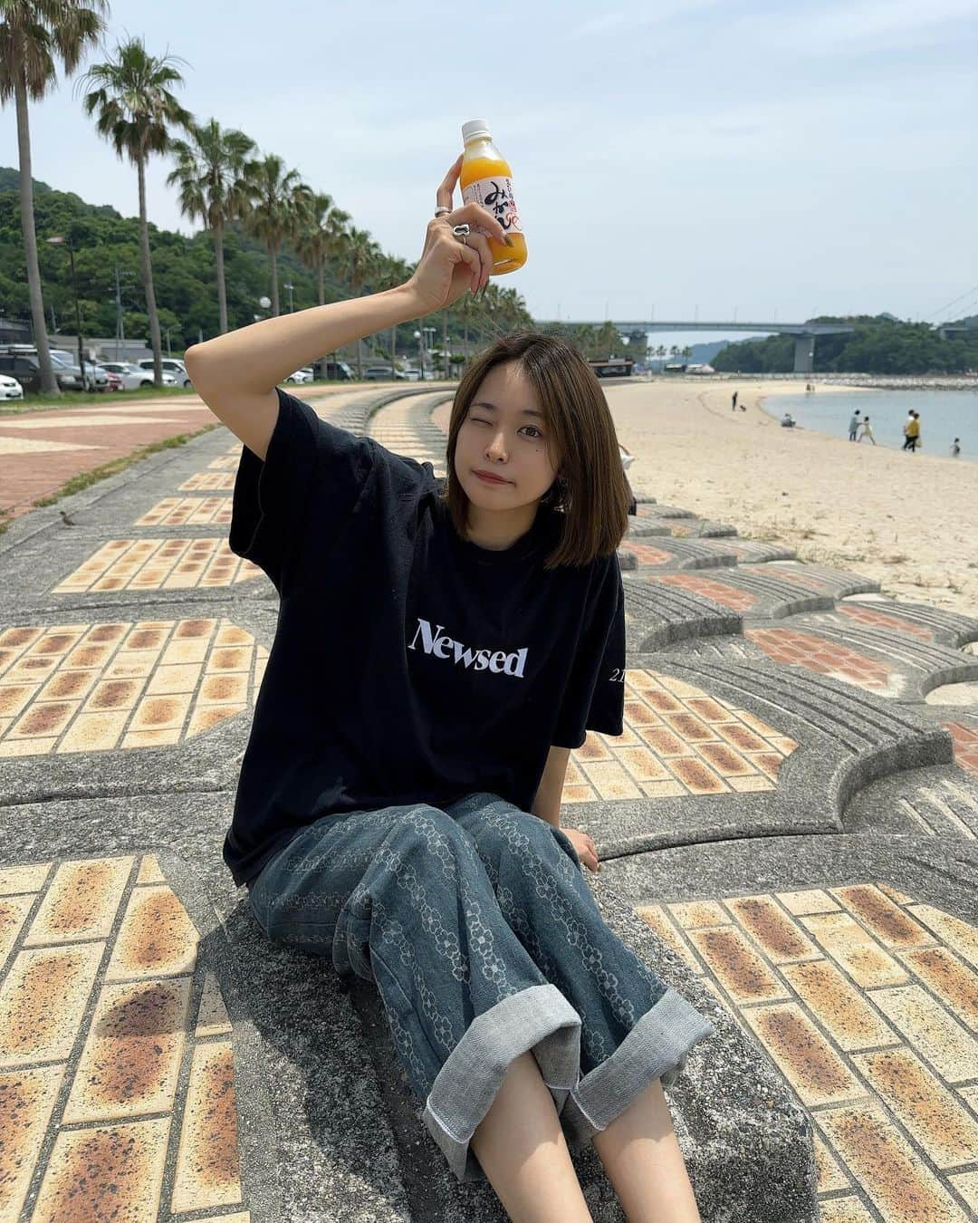 島崎由莉香のインスタグラム：「弾丸愛媛🍊  イルカと泳いで美味しいものたくさん食べて、 最高旅だった〜🫶🏻  下灘駅めちゃくちゃ良すぎたのでまた別で載せる☺︎」