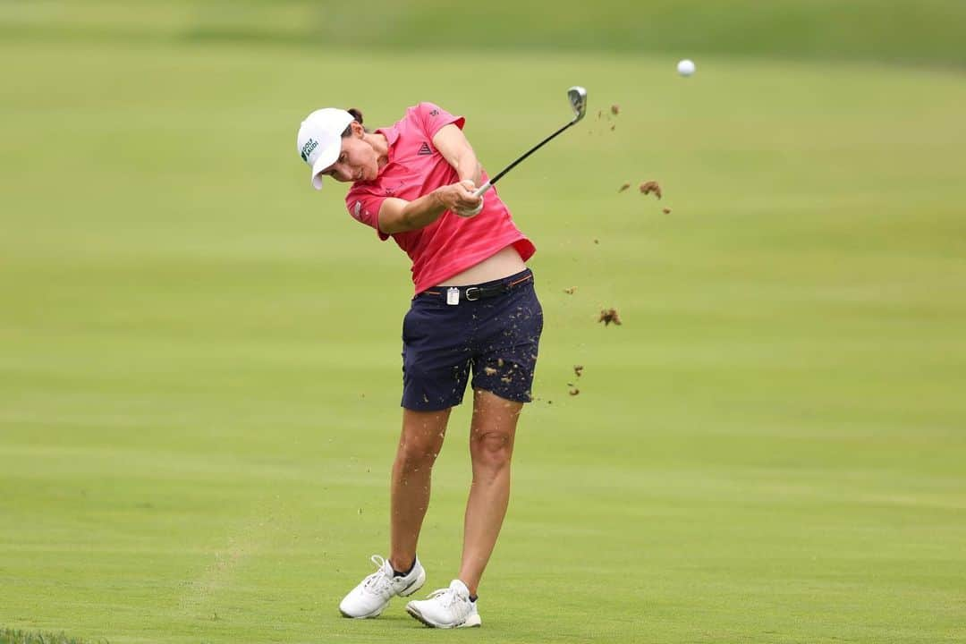 カルロタ・シガンダさんのインスタグラム写真 - (カルロタ・シガンダInstagram)「Gran semana en un campo espectacular @baltusrolgolfclub  Gracias a @kpmgwomenspga por organizar un gran torneo y elevar el golf de mujeres. Gran fin de semana para acabar T3. Con ganas de más 💪VAMOS💪  Muchas gracias a todos mis sponsors, equipo y familia por estar ahí cada día apoyando ❤️  Felicidades @ruoningyin por el gran golf toda la semana 👏👏👏  Amazing week at an spectacular venue, what a great golf course @baltusrolgolfclub Thank you @kpmgwomenspga for elevating women’s golf and making a world class event. Great weekend and excited for what’s coming  💪VAMOS💪  Thank you to my sponsors, team and family for all your support every day ❤️  Congrats @ruoningyin on some amazing golf all week 👏👏👏」6月26日 20時25分 - carlotagolf