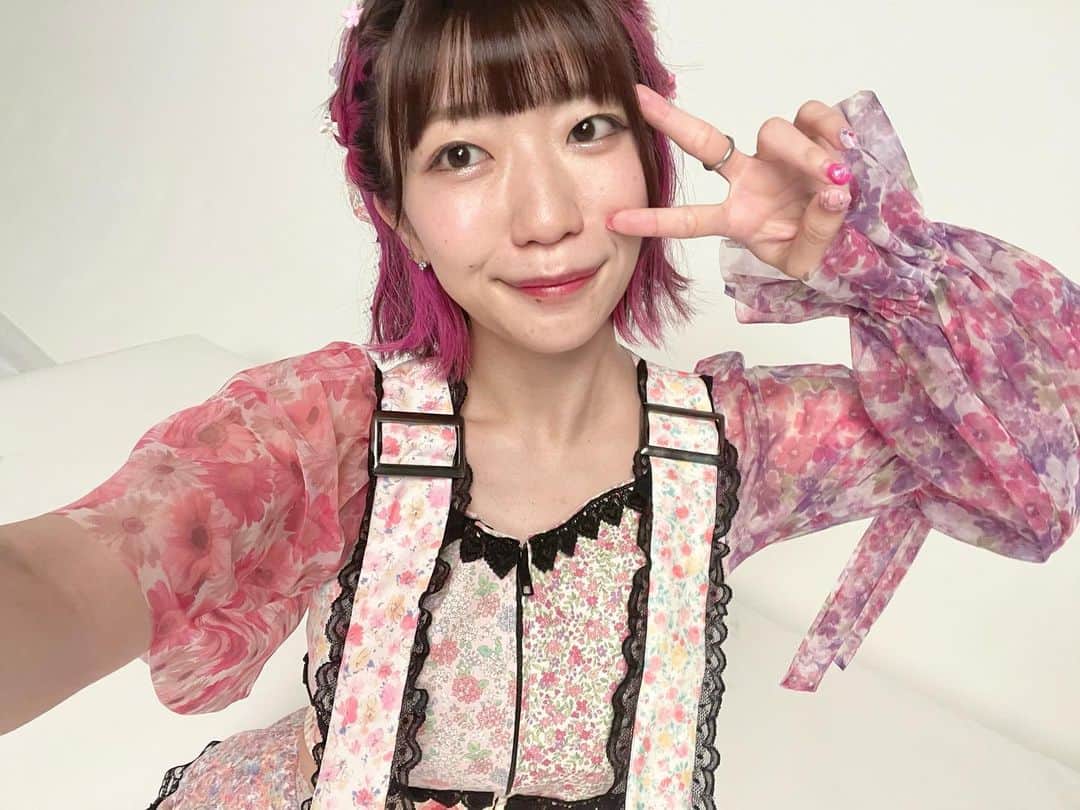 ぱいぱいでか美さんのインスタグラム写真 - (ぱいぱいでか美Instagram)「売り切れてた券種の再販あるよ‼️ . #でか美祭 超先行受付にてソールドアウトしていたVIP席と二階席ですが 入金流れ分を若干数、再販売いたします！ 明日(27火)の昼12時から先着順となりますので よろしくお願いいたします〜！  メインビジュアル撮影のときのオフショ✌🏻 今年も私のイメージするものをお伝えして それを具体的に作り上げて頂きました！ クレジットを改めて載せさせてください🫶🏻  企画：北野篤 アートディレクター：乗富亨 カメラ：鳥居洋介 ヘアメイク：イナトミアイ (敬称略) ありがとうございました🥰🐘💖 . #でか美祭 #でか美ちゃん」6月26日 20時30分 - paipaidekami
