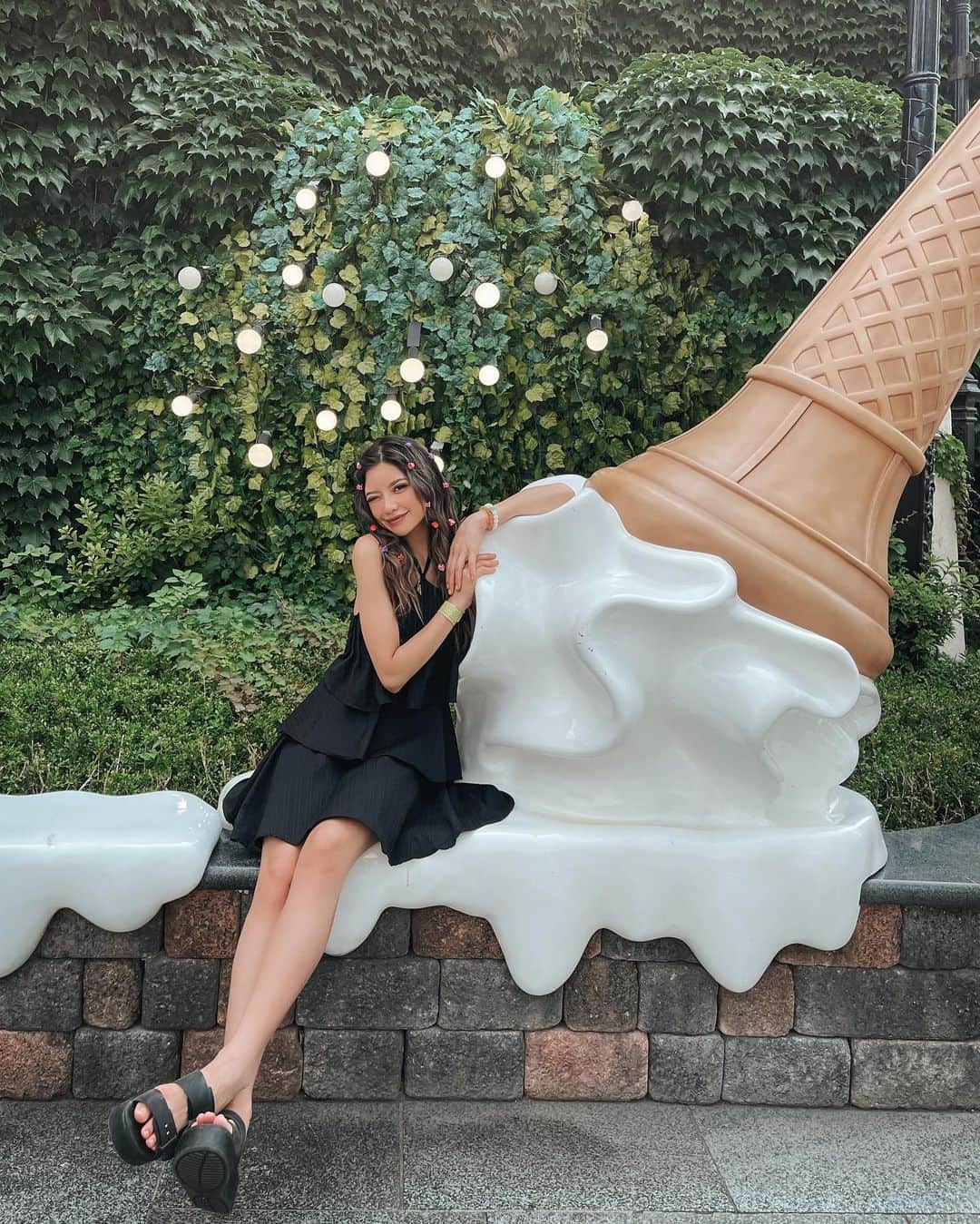 VIENNAのインスタグラム：「Family vacation in SEOUL! 韓国にきてるなうなう🇰🇷 お父さんをソウルに連れてきてみた笑 とてもほっこりする家族旅行です😂😂😂」