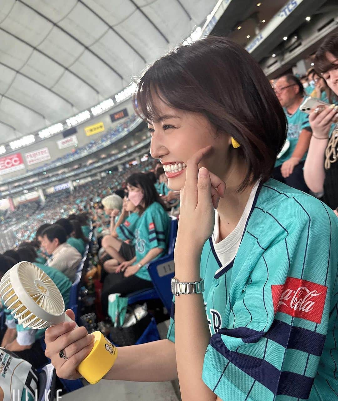 新谷あやかさんのインスタグラム写真 - (新谷あやかInstagram)「・  鷹の祭典！！  きたどーー！！  今日はお仕事頑張っとったけん、3回裏から参戦しとる️⚾️  絶対かってほしかーーー！😭🙏  ・  #鷹の祭典  #鷹ガール #野球女子 #エメラルドグリーン  今日の一言  #マー君と同じ誕生日です」6月26日 20時40分 - shinya.ayaka
