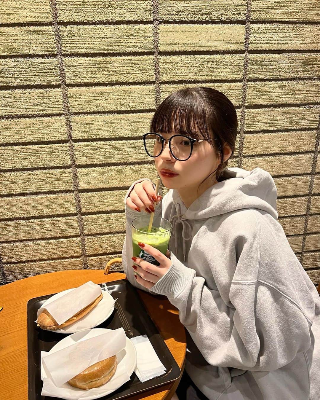のインスタグラム：「. 雨の日の☂️」