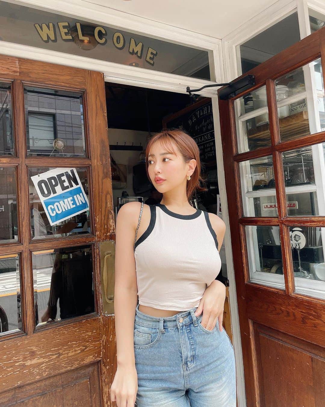 佐野友妃子さんのインスタグラム写真 - (佐野友妃子Instagram)「アメスリタンクって形がキレイで夏は集めがちだよね🦋 朝からお気に入りのカフェでコーヒー☕️♡」6月26日 12時27分 - yukikosano1111