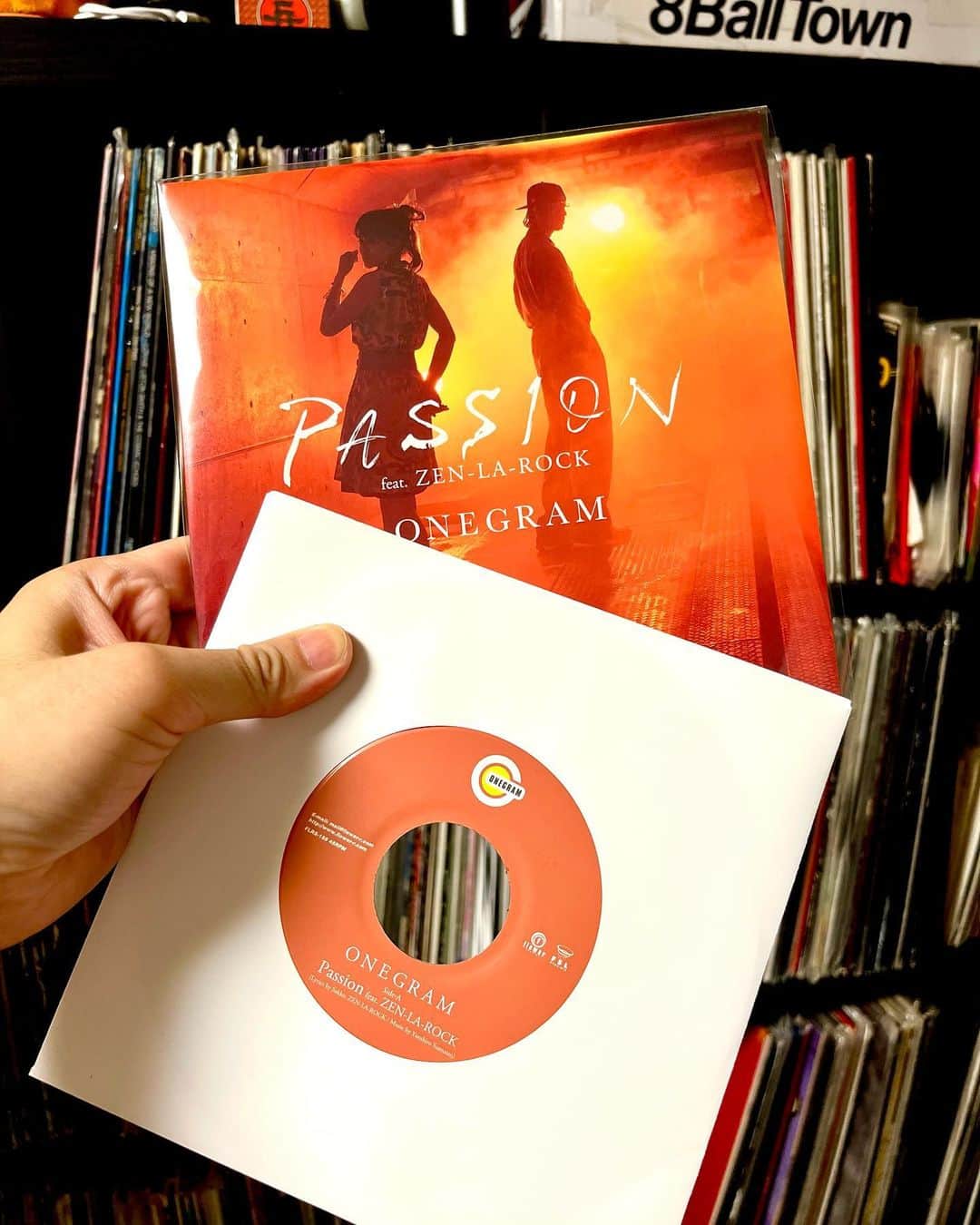 ZEN-LA-ROCKのインスタグラム：「🔥今宵🔥 『MONDAY甲州街道』は『PASSION』リリースSPでして、ONEGRAMよりSakko氏が登場いたします🗣️🗣️🗣️ 更にレーベルオーナーでもあるEitetsu Takamiyaもお招きしての開催です👀🙇🏻‍♂️👀  vol.28‼️  皆々様のご視聴宜しくお願いいたしますっ  そして7/17も接近🗣️🗣️🗣️ 笹塚ボウルに全員集合でお願いいたします‼️🎳‼️」
