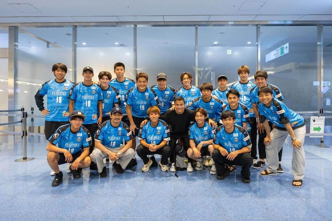 小林悠さんのインスタグラム写真 - (小林悠Instagram)「チャナ  チャナと一緒にサッカー出来て楽しかった⚽️😌  頑張れチャナ💪  俺も頑張る💪」6月26日 12時24分 - kobayashiyu11