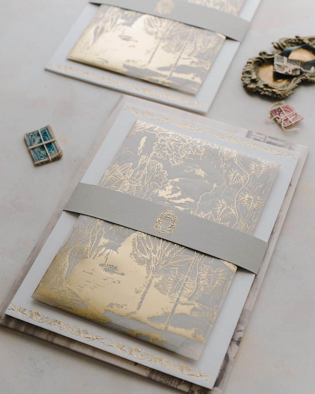 Veronica Halimさんのインスタグラム写真 - (Veronica HalimInstagram)「Experience a world of elegance and opulence with this invitation suite, meticulously crafted for a wedding at the iconic Palazzo Pisani Moretta in Venice. Every card piece showcases intricate designs, capturing the timeless allure and romantic essence of Venice's antique charm. —  #palazzopisanimoretta #destinationwedding #venicewedding #venetianwedding #truffypi  #カリグラフィースタイリング  #weddinginvitation #weddingstationery  #embossed  #paperlovers #ウェディング #ウェディングアイテム #カリグラファ #veronicahalim #スタイリング #prettypapers #weddingsuite #venice #amanvenice」6月26日 12時25分 - truffypi