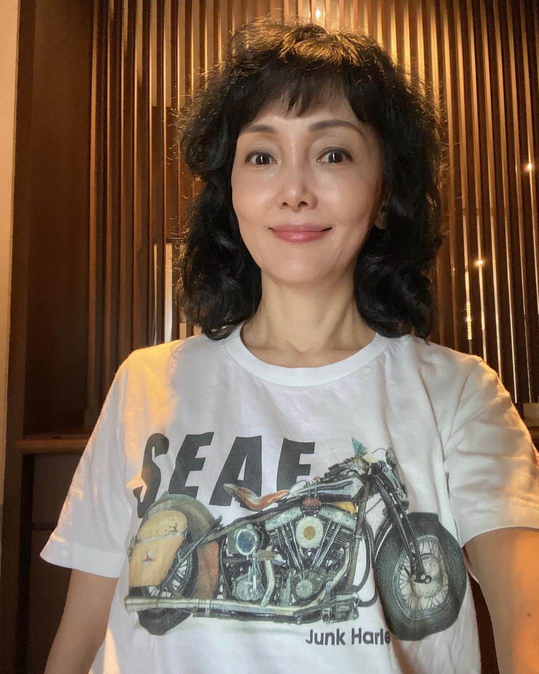 南果歩さんのインスタグラム写真 - (南果歩Instagram)「#これだけはわかってる 稽古場Tシャツもこれで終わり‼️ 明日から劇場入りです‼️ #東京芸術劇場シアターウエスト  もうドキドキして眠れない、初日目前です‼️ 6月30日‼️ 何年やっても、何作品やっても、私には余裕と言う文字は無い😊 自分との闘いです😆  頑張るしかないとこまで、追い込まれてる‼️‼️‼️ これはある意味、幸せなことなんだと思います😊 やるっきゃ無い‼️‼️‼️  #生駒里奈 ちゃんに貰った生駒ちゃんTシャツ 2022年夏夢の時 @ikomarina_1229  #thebroad 美術館 #オイディプスrexxx 2018年イオカステ役 #paulmccartney  2013ツアーTシャツ #所ジャージ さんに頂いたTシャツ #moulinrouge  2021年ブロードウェイで観た🇺🇸  #舞台 #演劇 #稽古場 #劇場 #演劇好きな人と繋がりたい  #舞台好きな人と繋がりたい  #南果歩 #kahominami #미나미카호  #japaneseactor」6月26日 12時50分 - kaho_minami