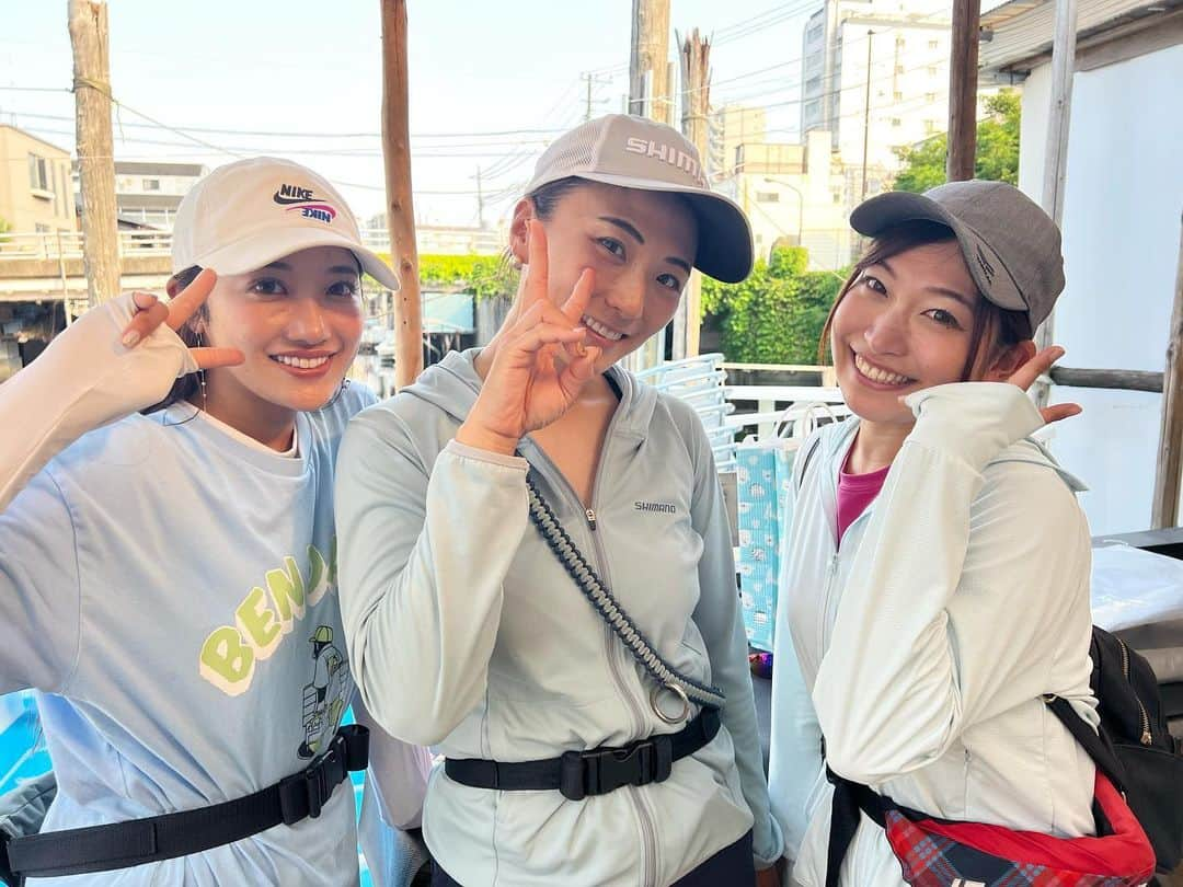 片原恵麻さんのインスタグラム写真 - (片原恵麻Instagram)「タコ釣り大会🐙  ———————————————————————————————  タコはちょっぴしご機嫌斜め気味でしたが、天気にも恵まれ、みんなで楽しく釣りができて最高の1日になりました:) 初めましての方、釣りフェスぶりの方、レース時代から応援してくださってる方、皆さんとたくさんお喋りできて嬉しかったです✊  楽しい大会企画してくれたみほさん、同船したりさちゃん、ありがとうございました♡  また楽しいイベントできますよーにっ✩.*˚ 今回来れなかった方もまた別の機会に🤍  📍ひらい丸  @funayado.hirai   𓆡𓆜𓇼𓈒𓆉 𓆛 𓆞𓆡 𓇼𓈒𓆉  ↓ご協賛ありがとうございました！↓ オーナーばり様・シマノ様・マルキユー様・ハヤブサ様・孫の手製作所様・LFM様・二宮丸若女将ゆみ様・磯様・深谷様・後藤様・大久保様)  ———————————————————————————————  #タコ釣り大会 #タコ釣り #ひらい丸」6月26日 18時00分 - emma_katahara