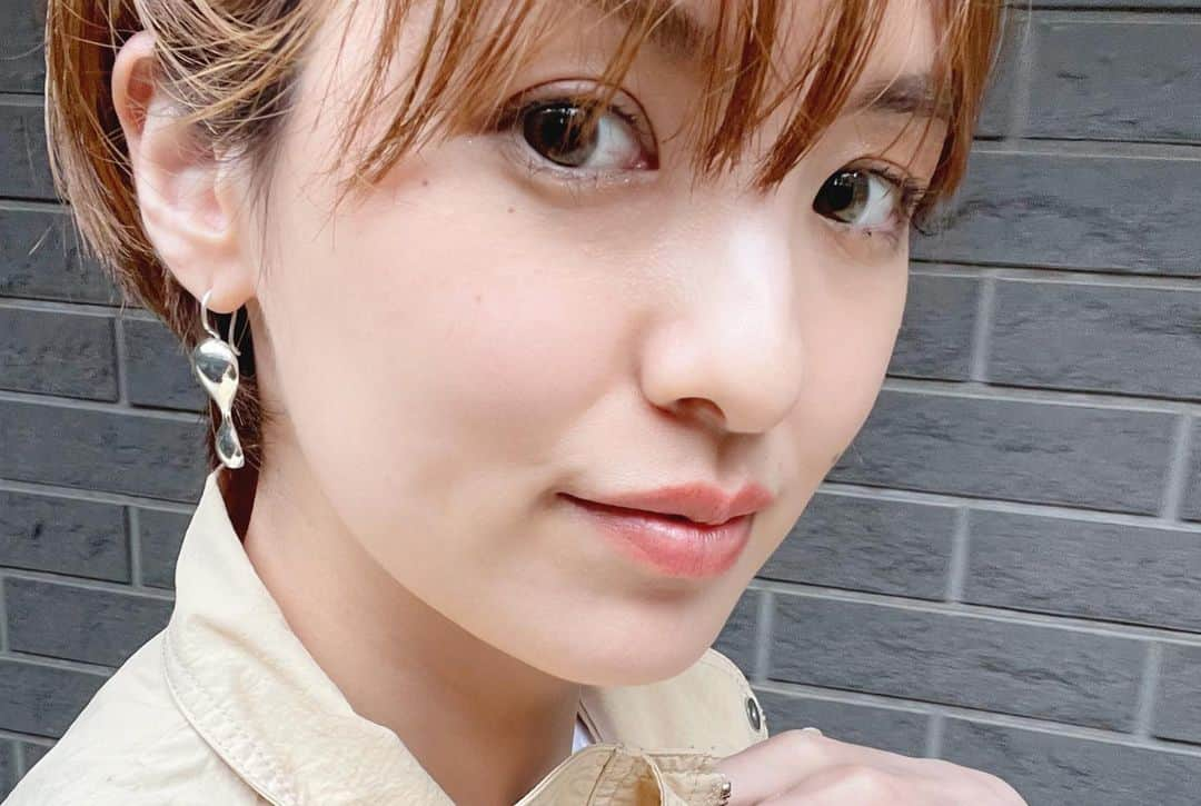 南明奈さんのインスタグラム写真 - (南明奈Instagram)「先日放送された《ウワサのお客さま》観てくれたみなさんありがとうございました✨ 夫婦で40周年のパークを楽しみました🥳  着てたお洋服は コート　@diagramofficial  ピアス　@caki.jewelry  です✨  この時に撮った写真もまたアップするね🙆‍♀️」6月26日 12時56分 - akinaminami