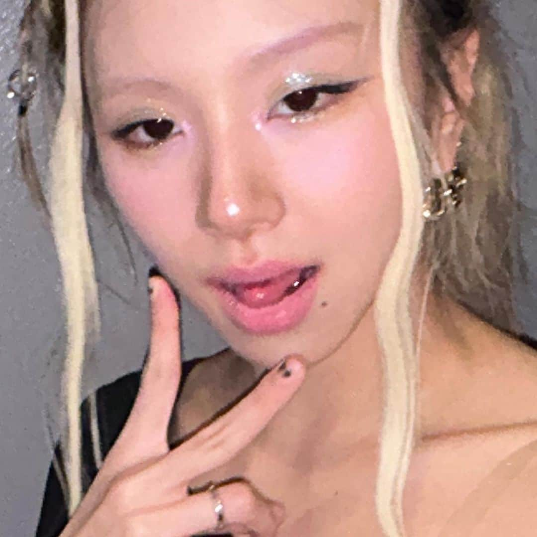 チェヨンのインスタグラム：「너무 신난 나머지 제대로 된 사진이 없지만 ✌🏻🍬ʕ•̫͡•ʕ•̫͡•ʔ•̫͡•ʔ•̫͡•ʕ•̫͡•ʔ•̫͡•ʕ•̫͡•ʕ•̫͡•ʔ•̫͡•ʔ•̫͡•ʕ•̫͡•ʔ•̫͡•ʔ」