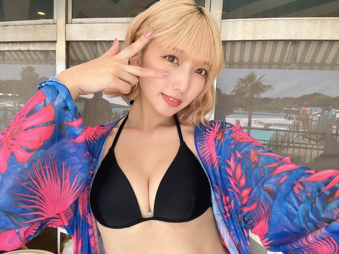 霜月めあのインスタグラム：「今年もプール撮影会ありがとうでした🏊💗  めちゃんこ天気良すぎてバッチリ日焼けしました😂 いい夏の幕開けだ〜‼️ . . . . #霜月めあ #めあめあ #model #sexy #selfie #animegirl #셀카 #셀스타그램 #패션스타그램 #데일리 #asiangirl #cosplay #좋아　 #follow #like #tokyo #ootd #自撮り界隈 #自撮り女子 #sexybody #love #맞팔 #tagsforlikes #japanesegirl #女孩 #发#爱 #instadaily #グラビア #日系穿搭」
