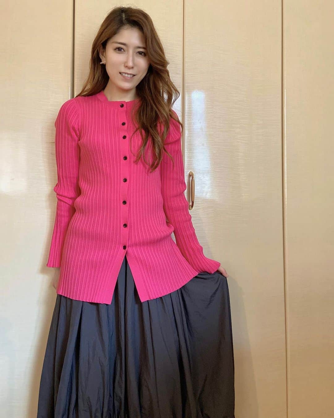 佐藤友香のインスタグラム：「Power of color🌈 #lanvinenbleu #ランバンオンブルー #アナウンサー衣装」