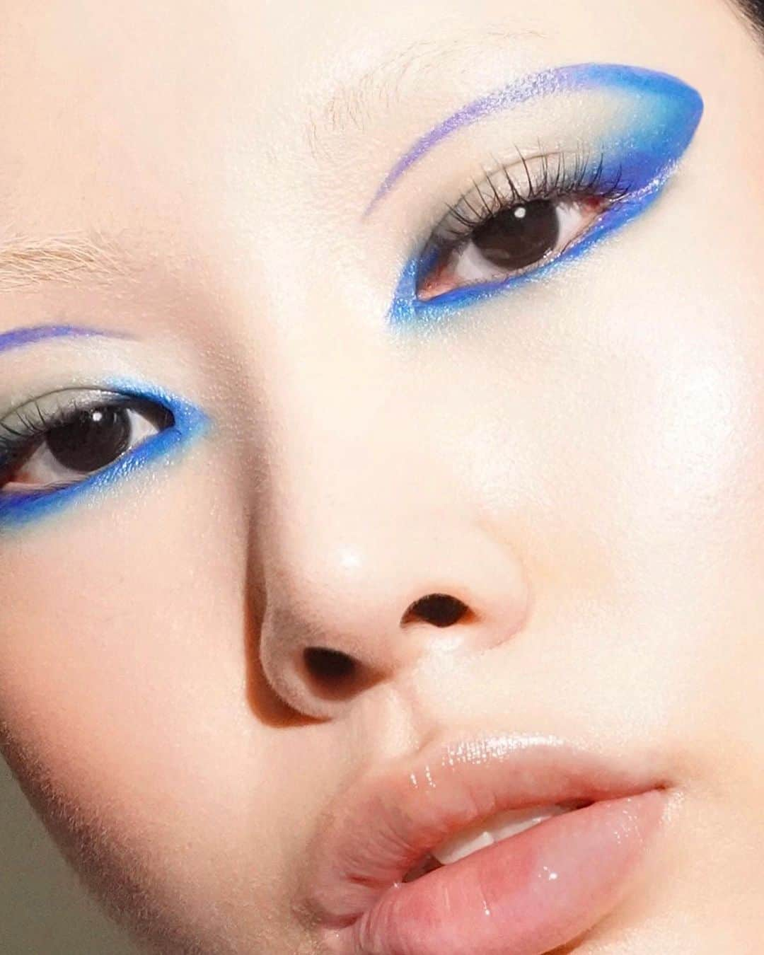 福長優さんのインスタグラム写真 - (福長優Instagram)「M·A·C TREND #BRIGHTLINER  PRODUCTS •CIC Palette in Hi-Fi Colour •Colour Excess Liner in Perpetual Shock!  #맥크리에이터 #맥트렌드 #맥소속직원 #맥  #MACTREND #MAC #MACCREATOR  #MACCREATORKOREA #MACCOSMETICS #MACCOSMETICSKOREA #LINER #COLORLINER #CATEYE #EOTD  @MACCOSMETICS  @MACCOSMETICSKOREA」6月26日 14時22分 - 2000syx