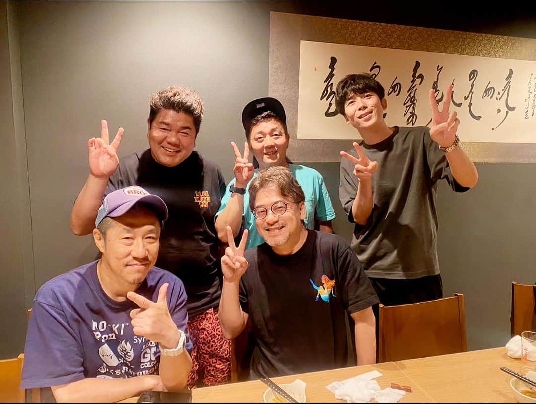 のインスタグラム：「江口カン監督と キングダムの原先生と一献  福岡から世界と勝負されてる お二人のお話は 心踊るお話ばかりでした。  カンさんご馳走様でした！！」