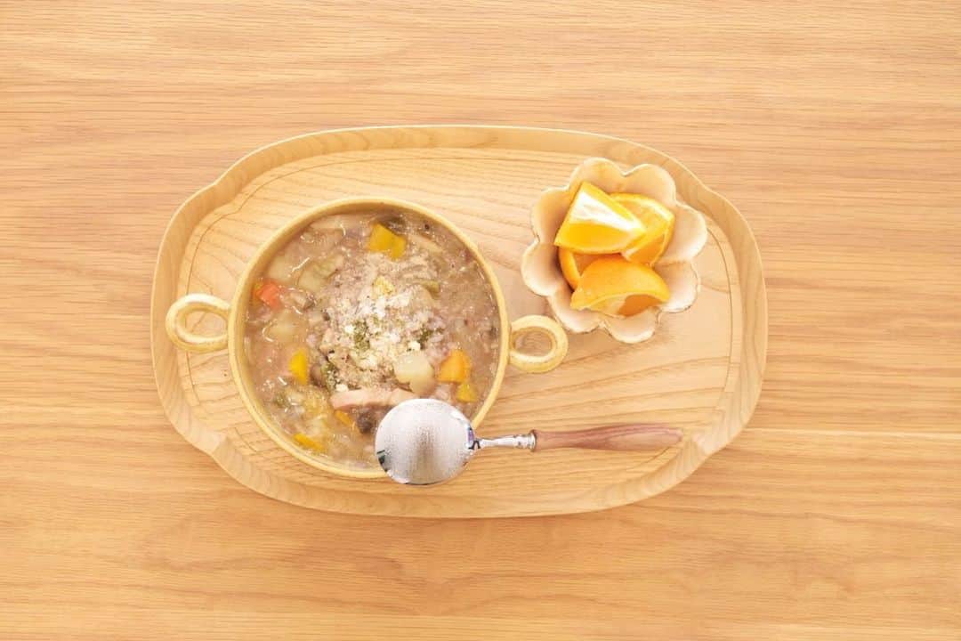 木村文乃 さんのインスタグラム写真 - (木村文乃 Instagram)「*** 今日のごはんでした。  昨日の残りの野菜スープを リゾット風にアレンジしてペロッと。  よく聞かれる雑穀米だけど 白米1合に対して はくばくのもち麦ごはん×１ と まいにちおいしい雑穀ごはん×２ を混ぜて土鍋で炊いて 冷凍して都度都度使ってるよ。  まいにちおいしい〜は お豆が入っていないので 雑穀米苦手な人も食べやすいかも🍚  #宣伝ではありません」6月26日 14時34分 - fuminokimura_official