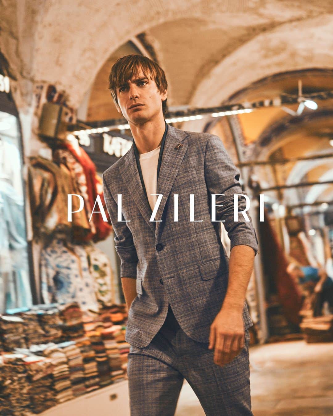 パルジレリのインスタグラム：「A modern twist, favoring style. Discover the SS23 Collection “Across the Bosphorus” on palzileri.com   #PalZileri #PalZileriSS23 #EffortlessAttitude」