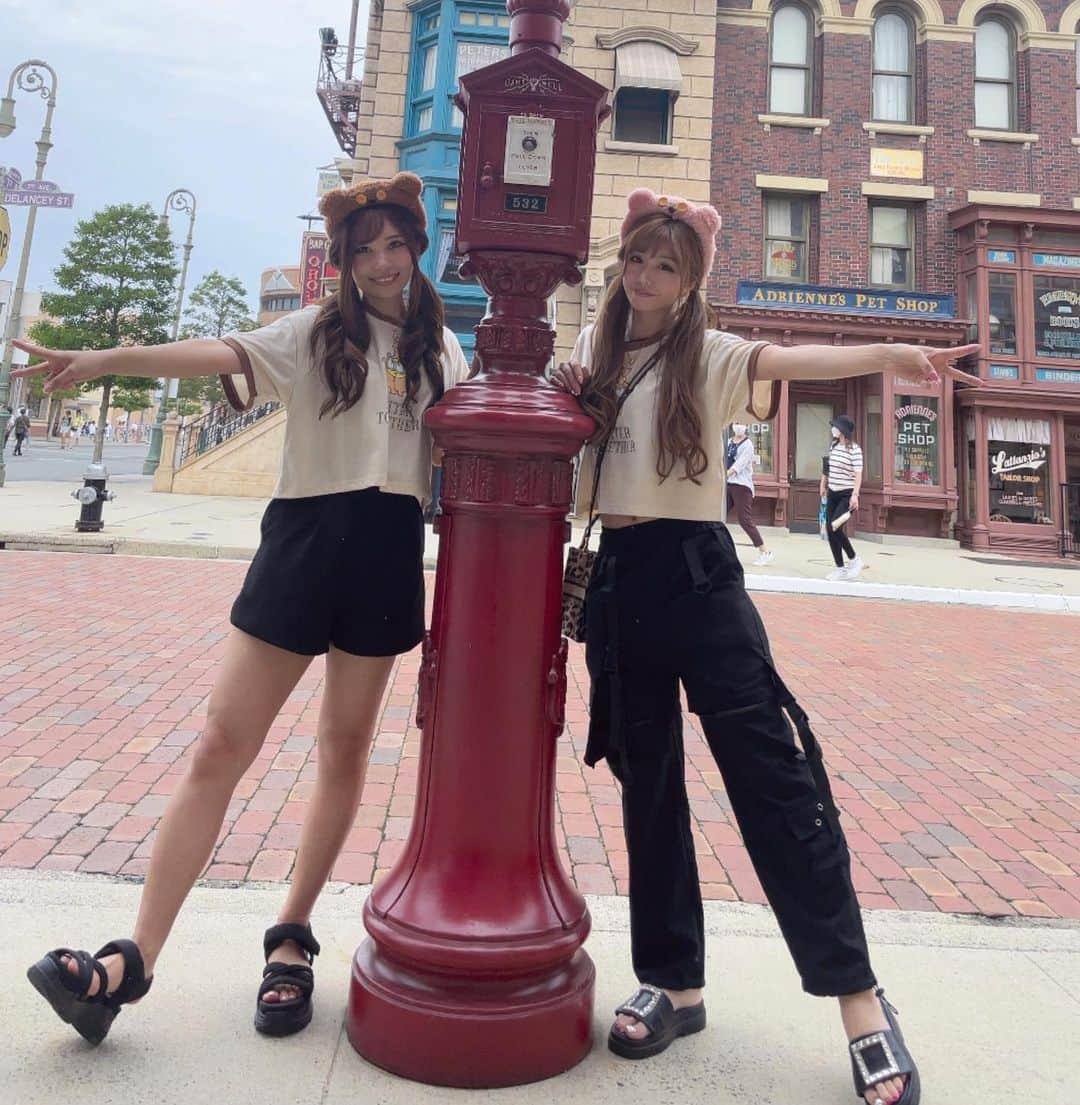 椿美羽のインスタグラム：「ユニバ旅🌎♡ @abichan1123.bibi  @universal_studios_japan   #シャンパン #キャバキャバ #新宿 #歌舞伎町 #キャバ嬢 #キャバドレス #ヘアメ #happy #ライブ配信 #歌舞伎 #キャバ  #ショット #六本木 #andy #ドラクエウォーク  #ミナミ #アイドル #ハロプロ #渋谷 #カラコン #ロリ #メンヘラ #ティックトック #荒野女子 #荒野行動 #ブラウンファーム #ユニバ」